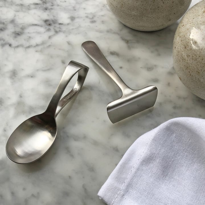 Couverts enfant et bavoir Grand Prix 3 pièces, Matte steel Kay Bojesen