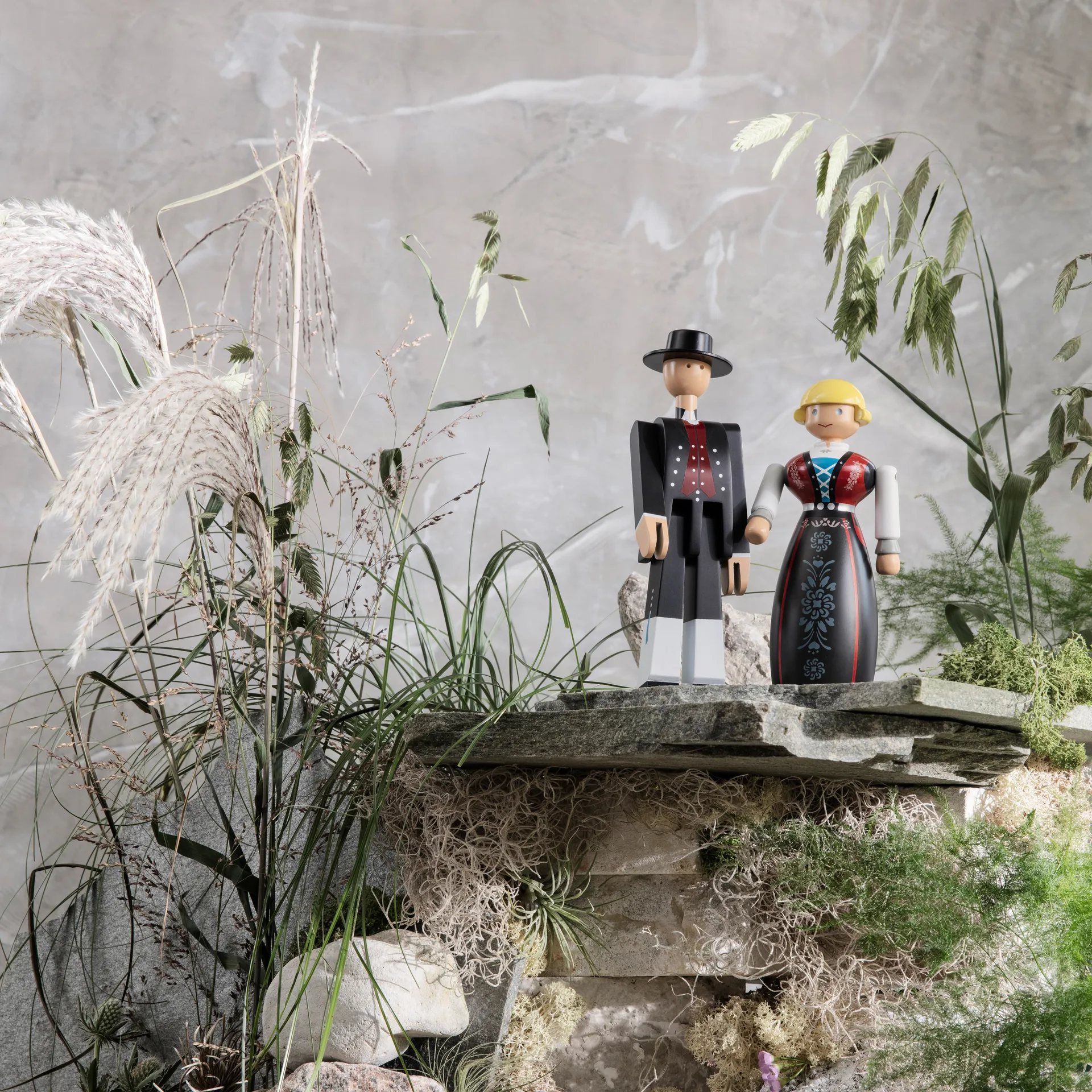 Homme en habits traditionnels norvégiens de Kay Bojesen, Noir-rouge-blanc Kay Bojesen Denmark