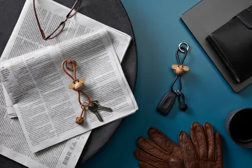 Porte-clés Kaj Bojesen singe - Teck-limba, cuir naturel - Kay Bojesen Denmark