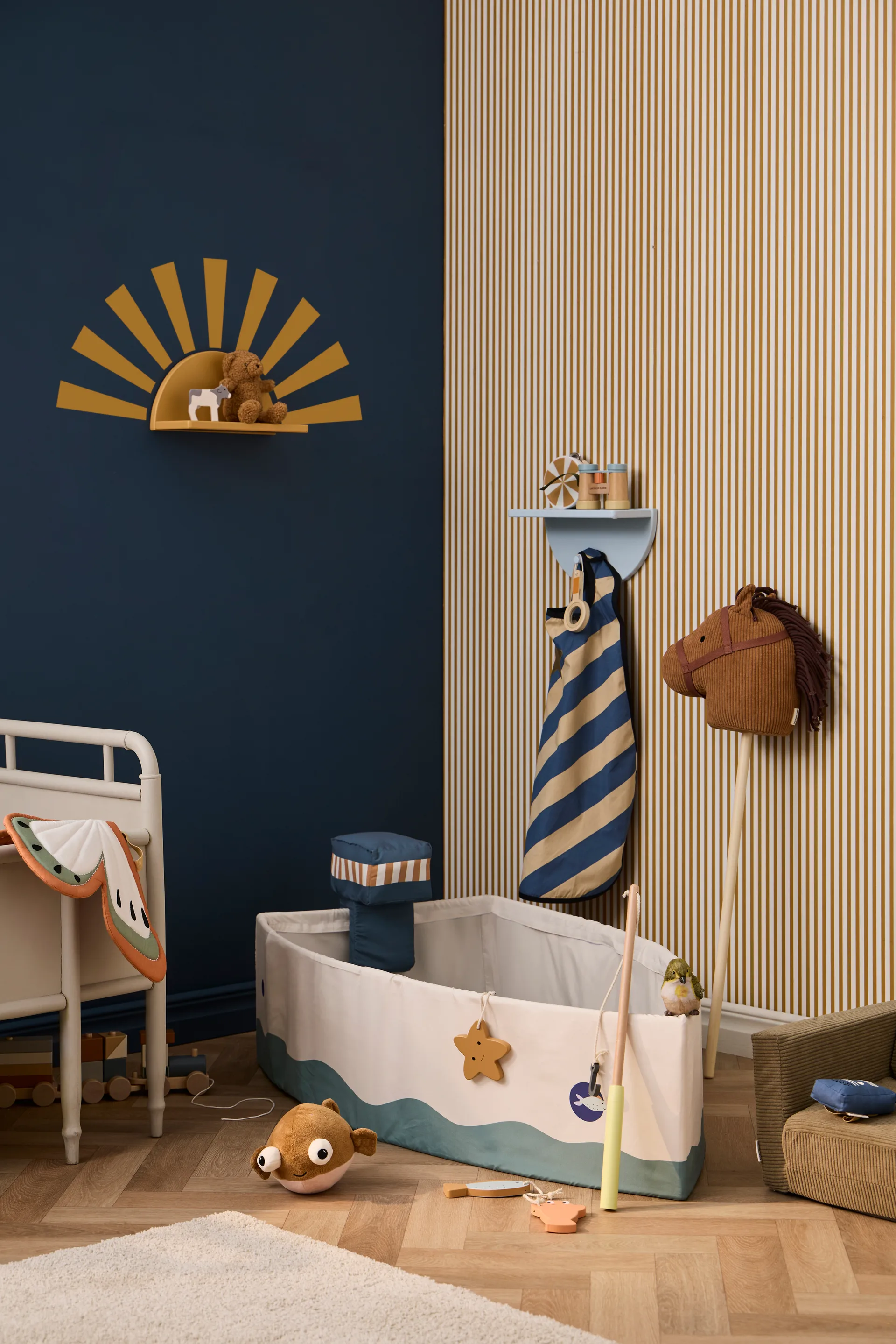 Étagère Star cercle avec stickers, Moutarde Kid's Concept