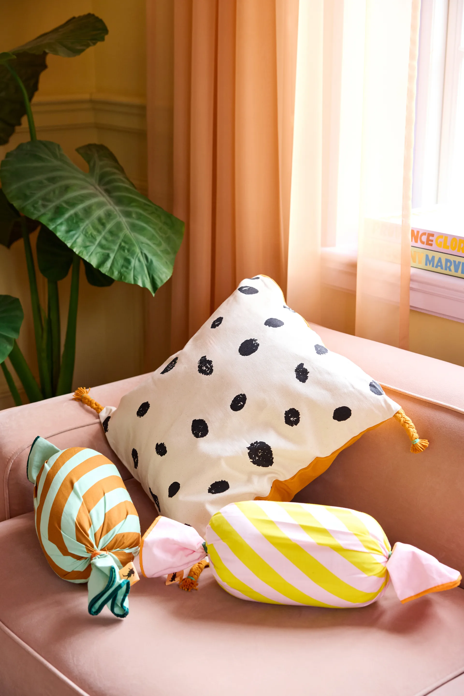 Housse de coussin Pippi 50x50 cm, Blanc-orange Kid's Concept