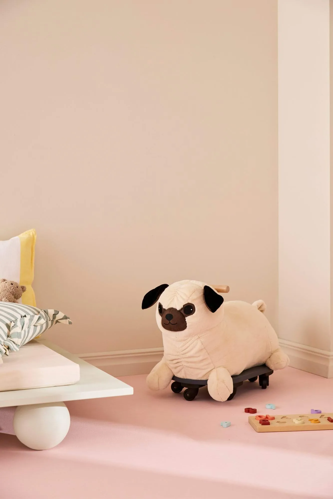 Jouet pour ruisseau, Mopsen Peg figurine mops Kid's Concept