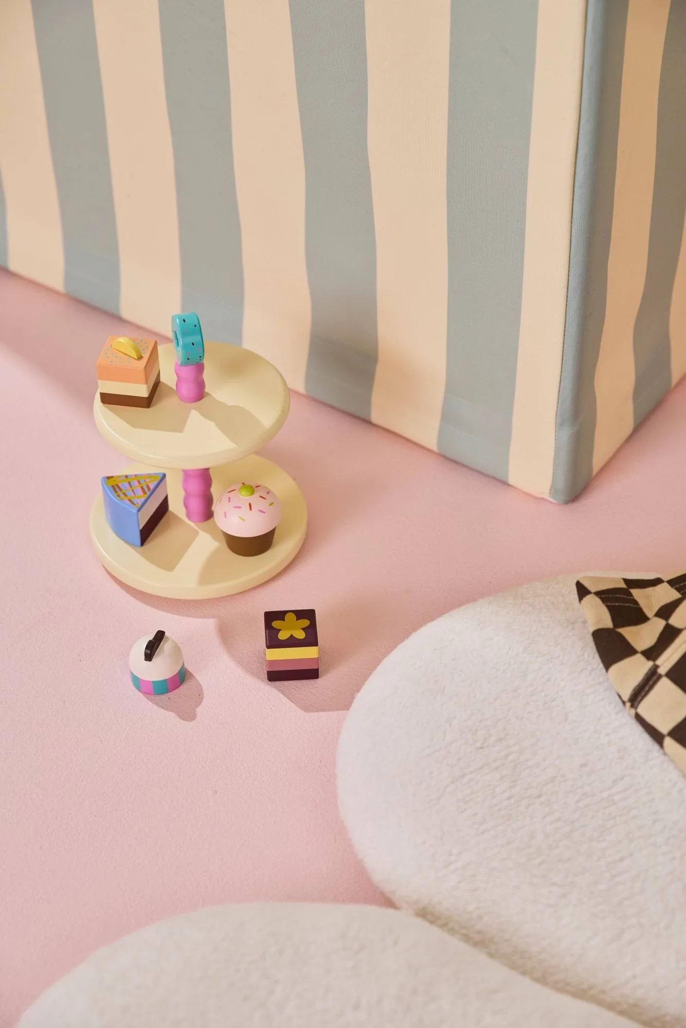 Kid's Concept présentoir à gâteaux avec biscuits, 9 pièces Kid's Concept