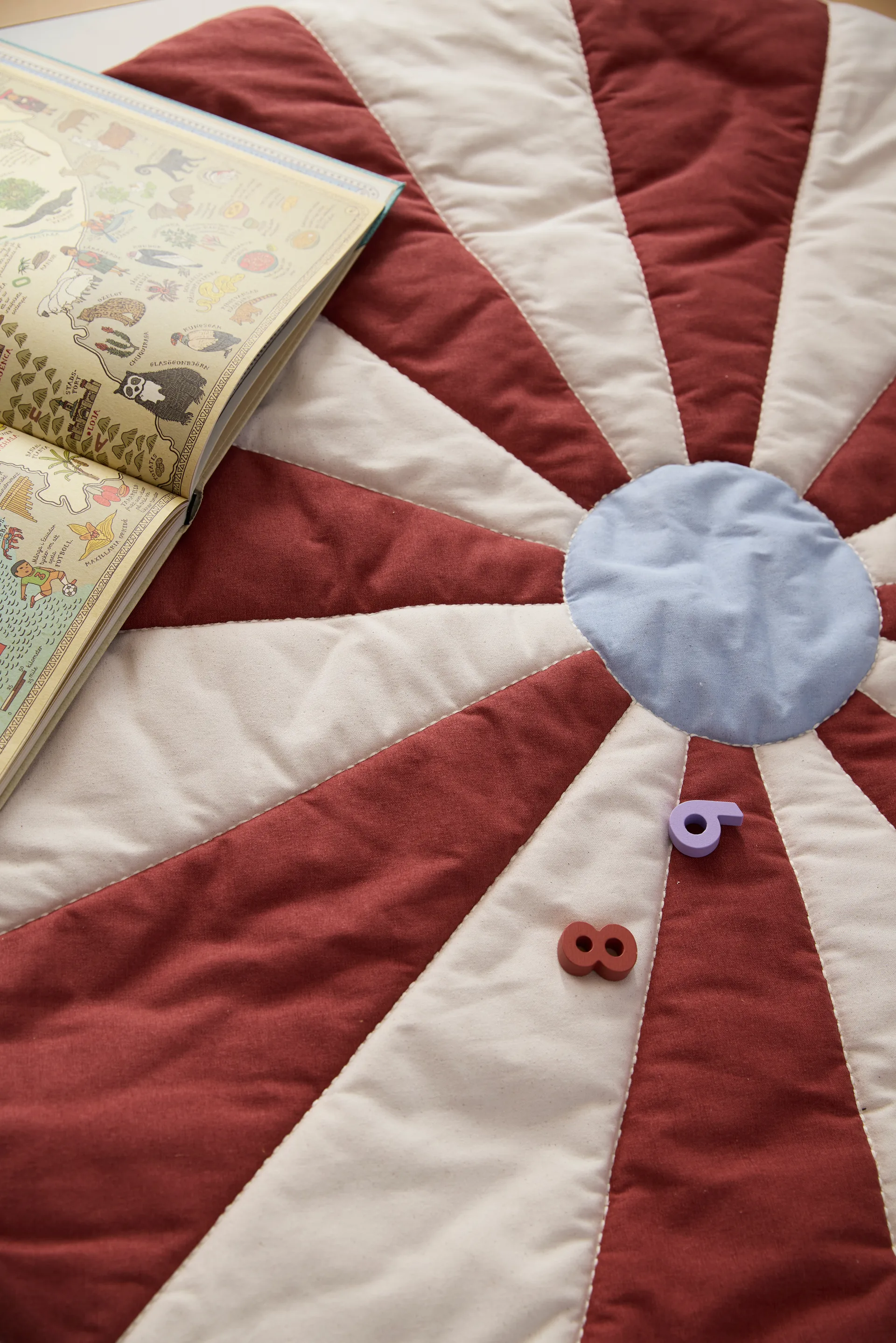 Tapis de jeu Cirkus, Rouge, Ø112x2 cm Kid's Concept