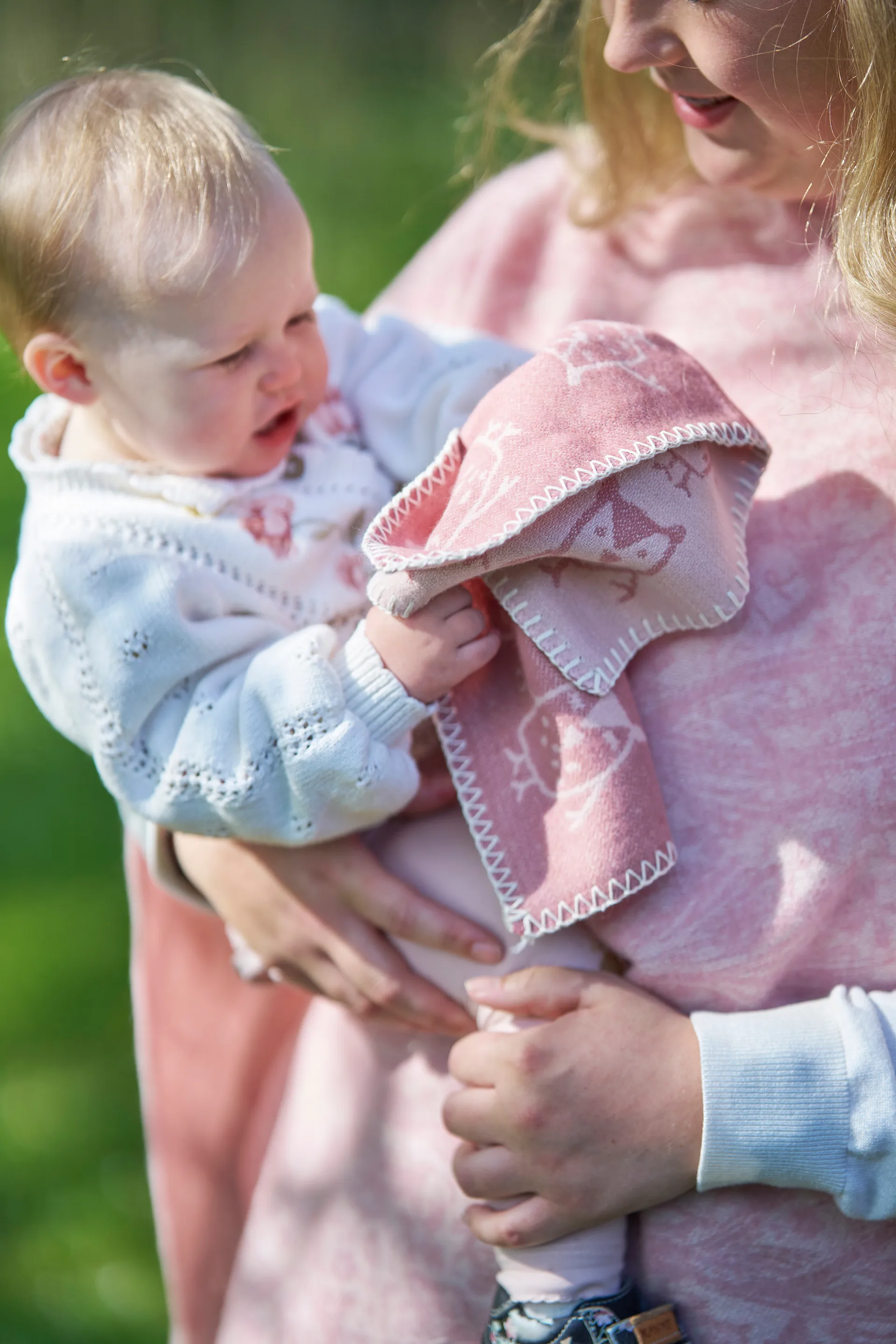 Couverture pour enfant Hand in Hand 65x90 cm, Rose brown Klippan Yllefabrik