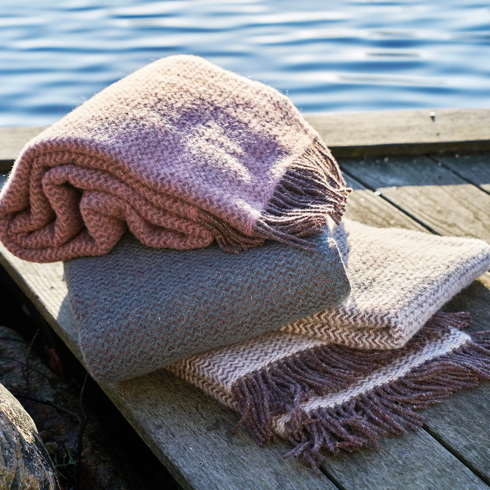 Plaid en laine Wave, Marron nature Klippan Yllefabrik