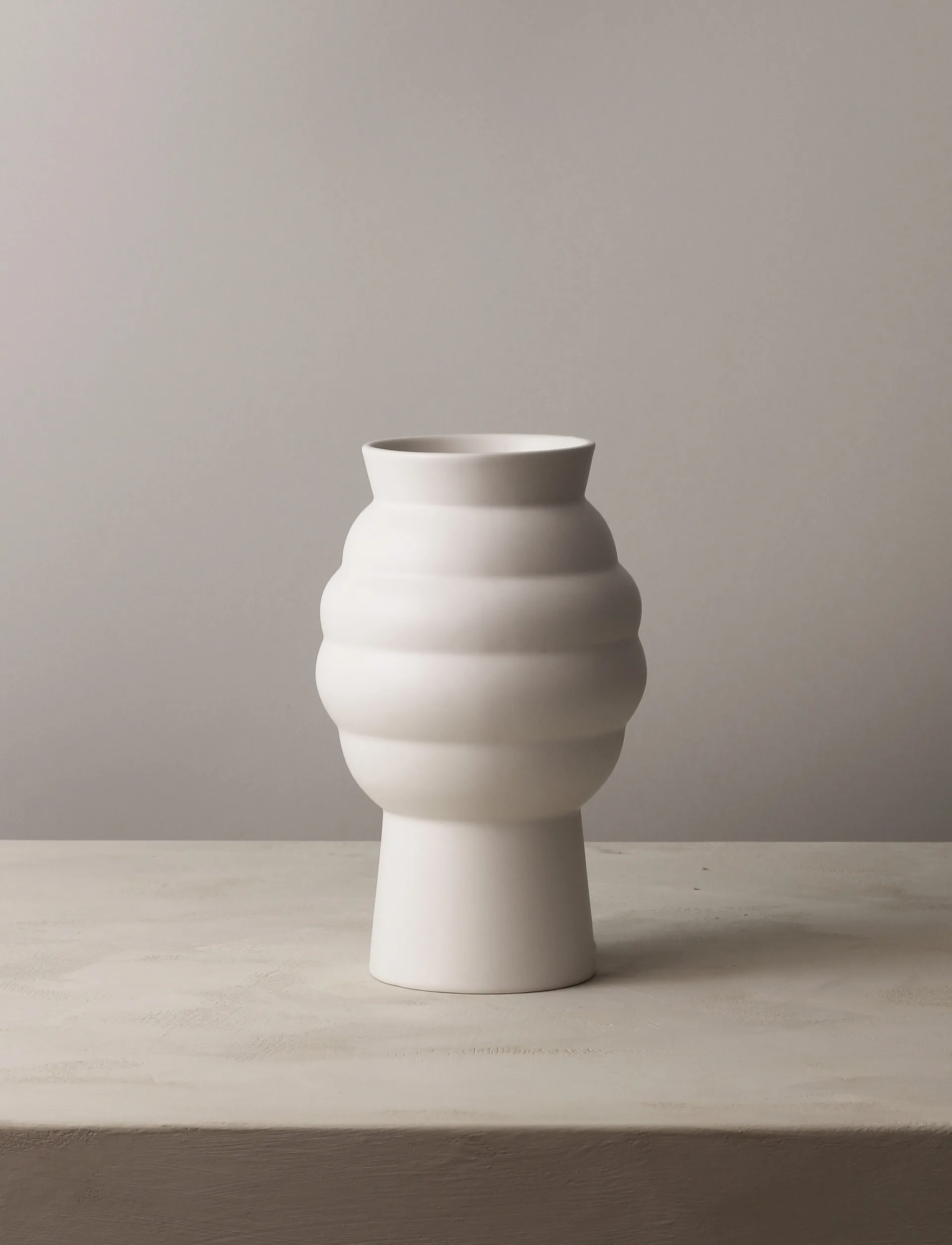 Vase Tortus Archie No2 23,5 cm, White Knabstrup Keramik