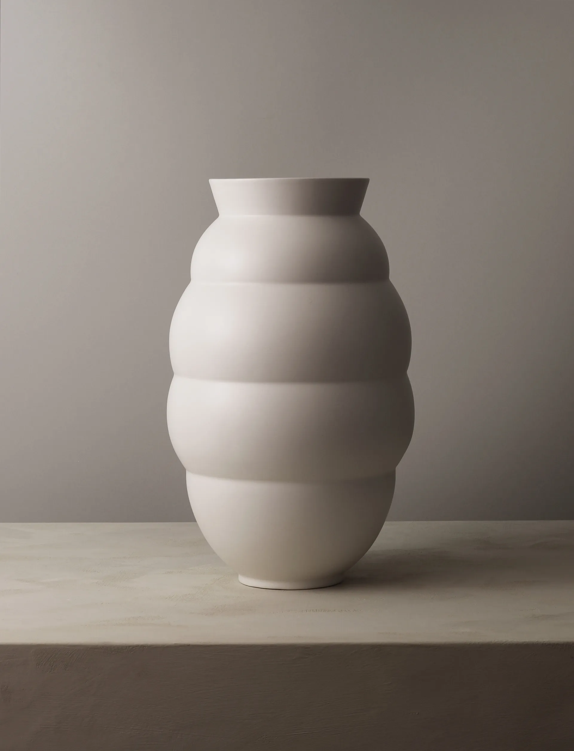 Vase Tortus Archie No5 41,5 cm, White Knabstrup Keramik