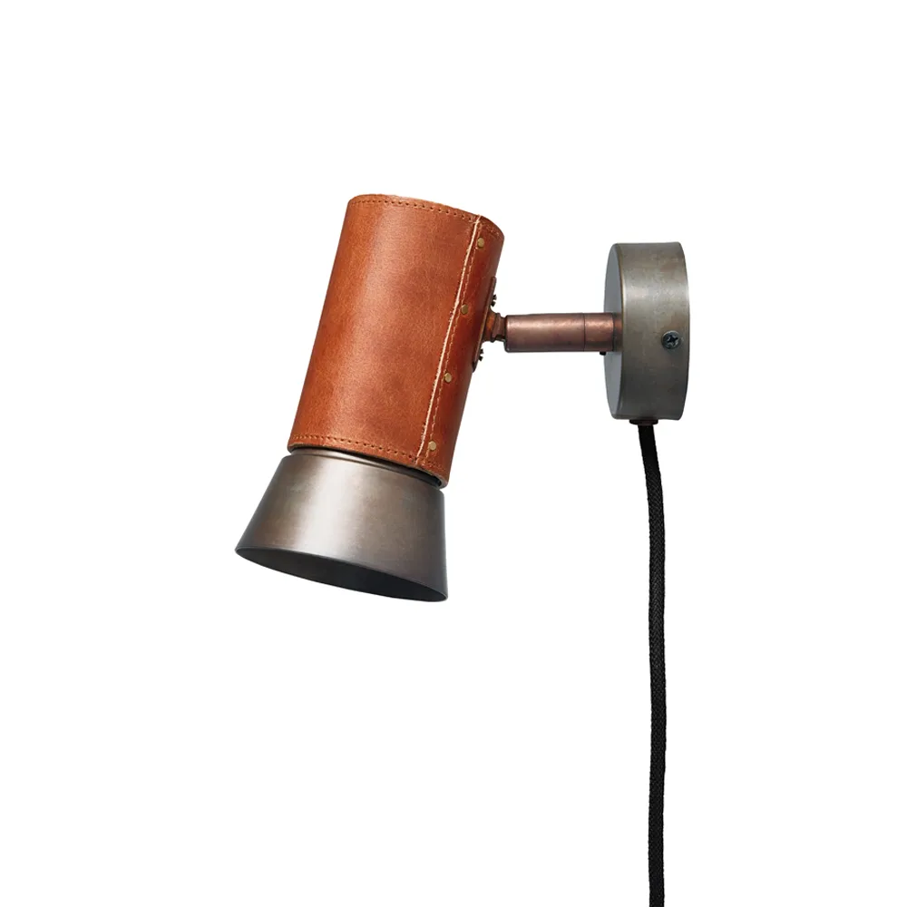 Lampe murale Kusk, oxyde de fer / cuir brun Konsthantverk