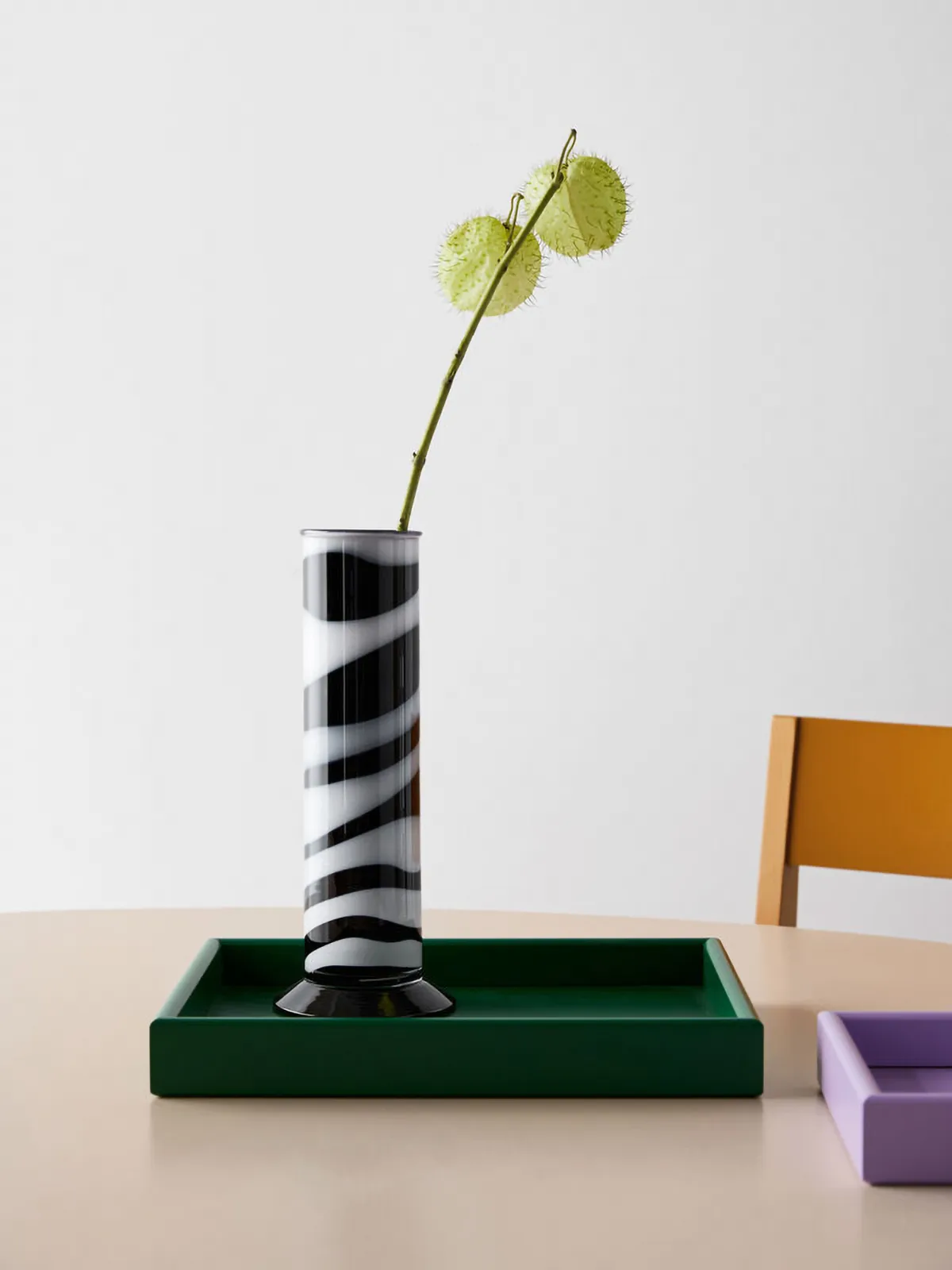 Vase cylindre Lab 30 cm, Noir-blanc Kosta Boda