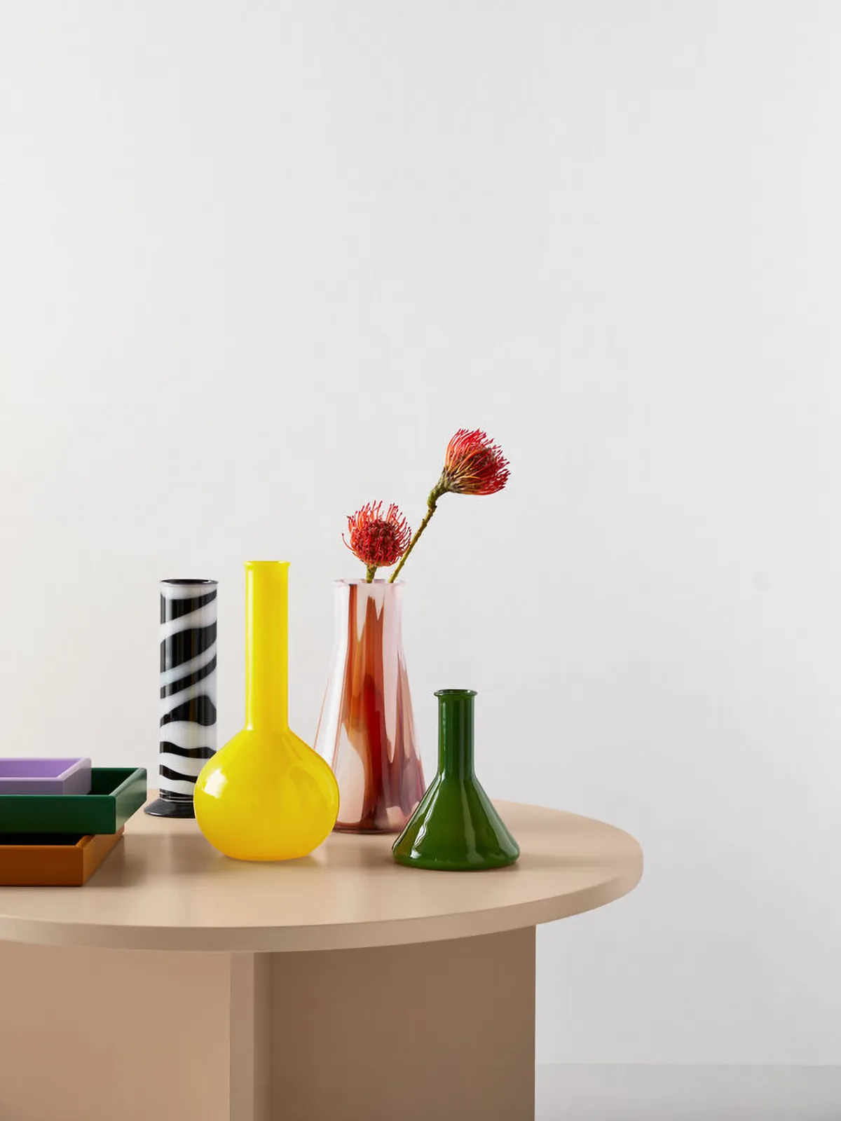 Vase erlenmeyer Lab 30,5 cm, Rouge-blanc-rose Kosta Boda