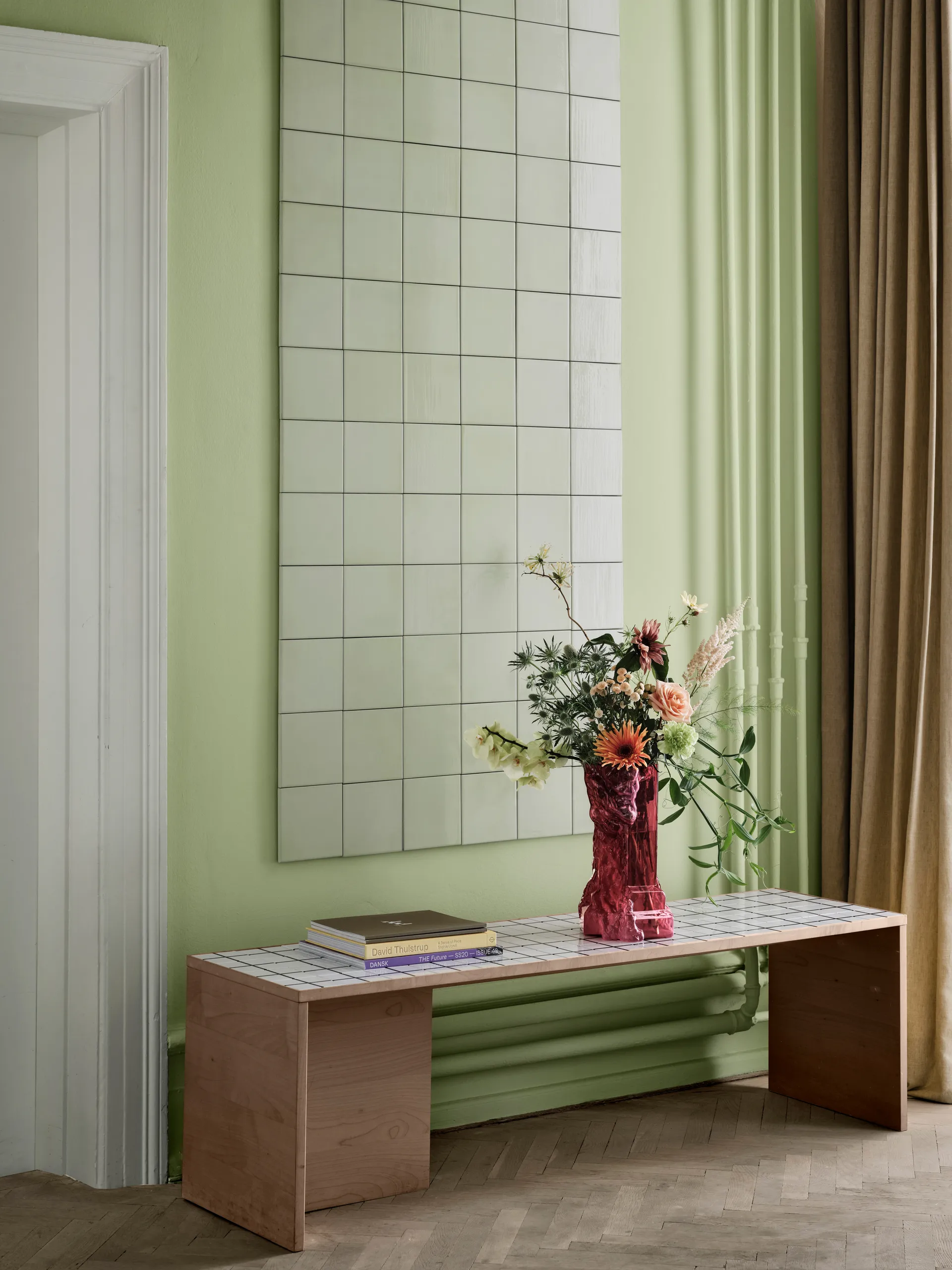 Vase Rocky Baroque 35 cm, Rose vif Kosta Boda