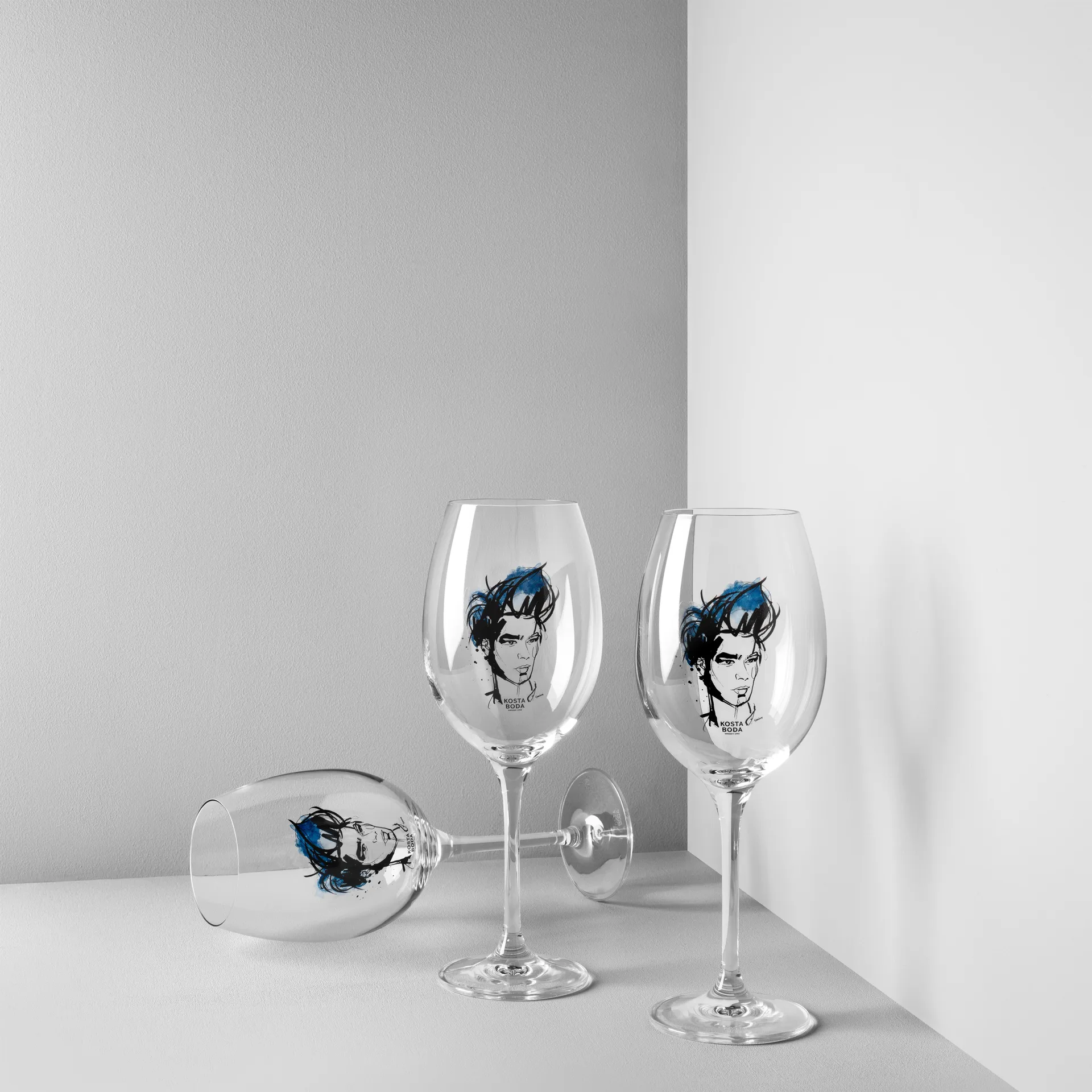 Verre à vin All about you 52 cl lot de 2, miss him (blue) Kosta Boda