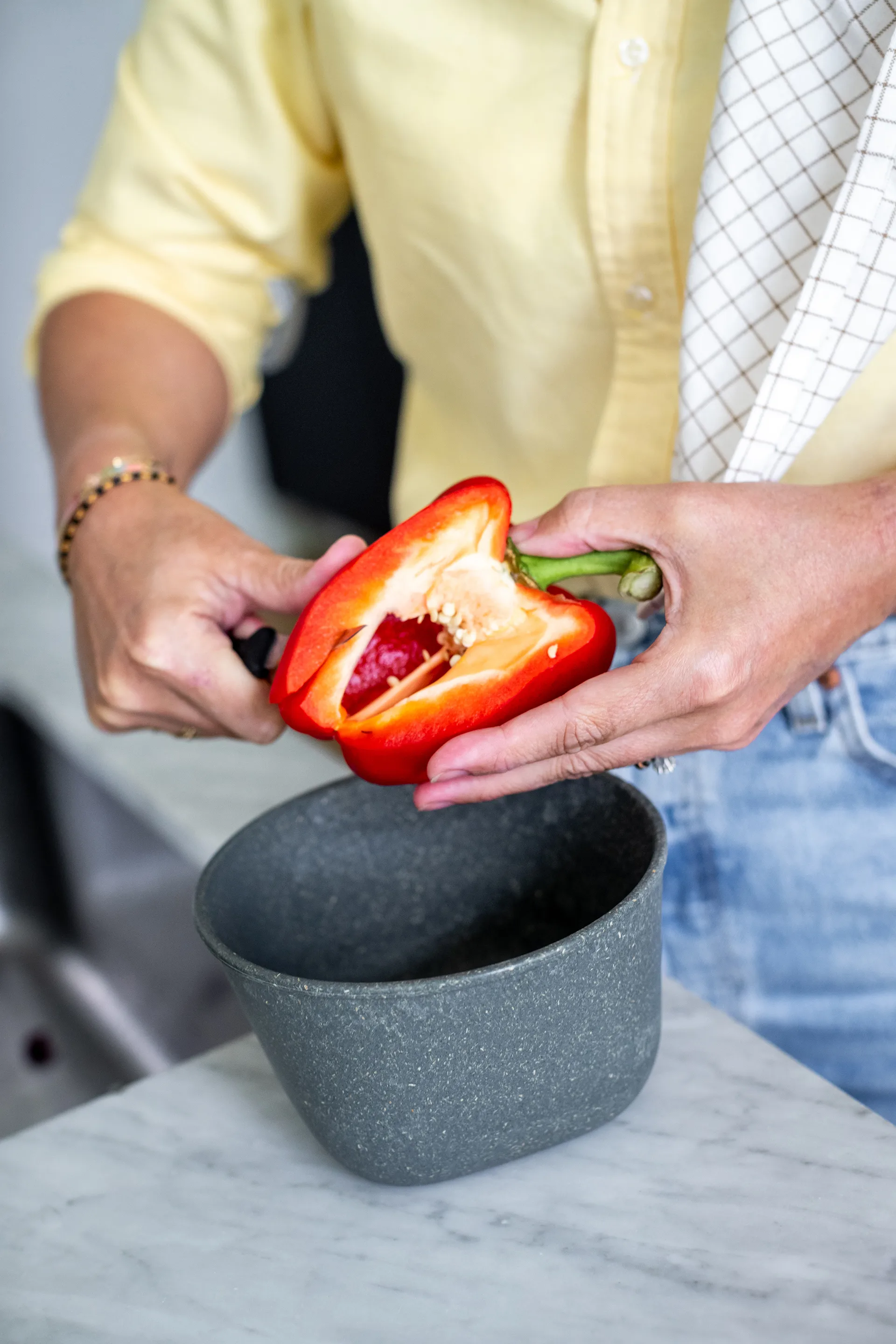 Bol avec couvercle Connect thermoplastique biocirculaire 1 L, Nature ash grey Koziol