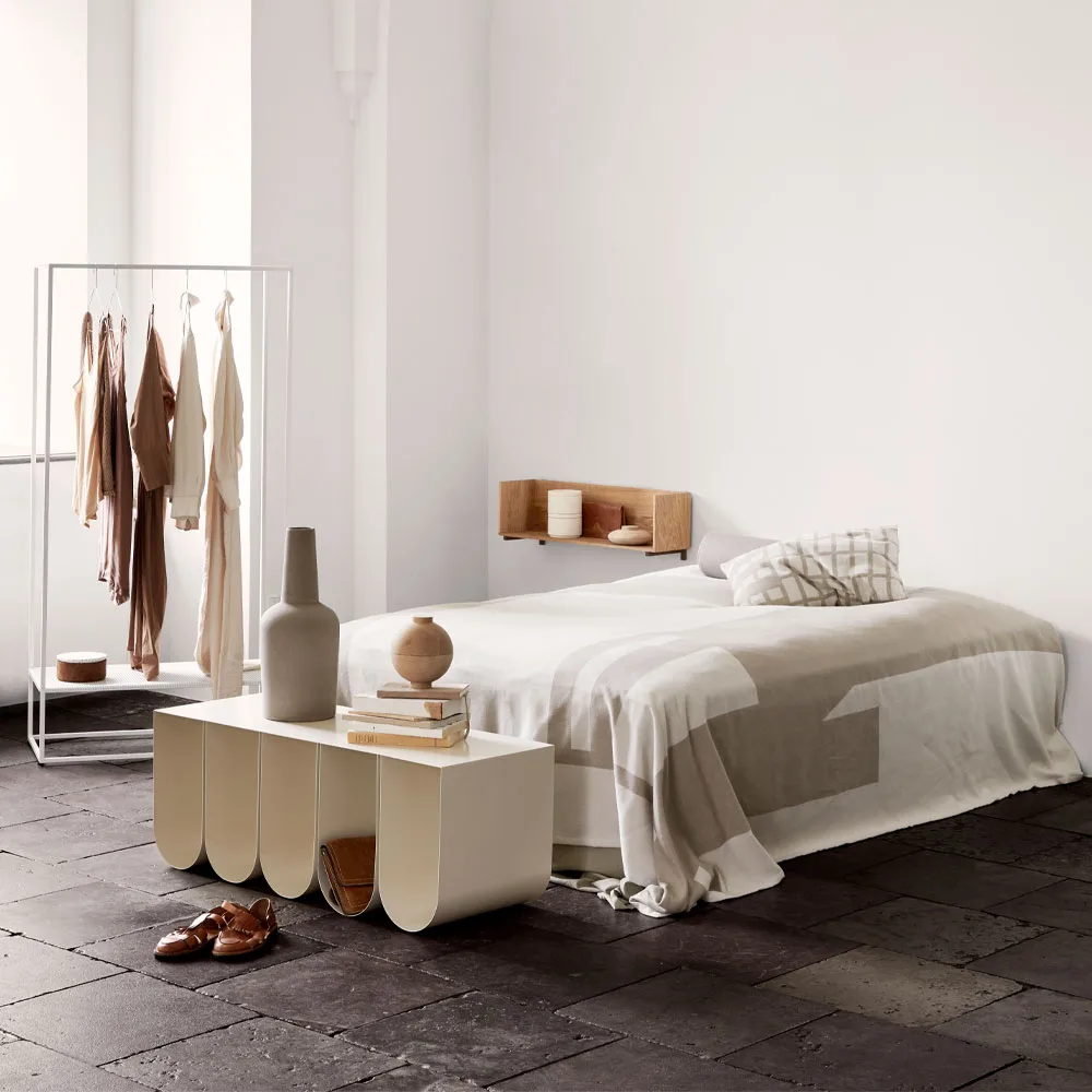 Banc Curved, black Kristina Dam Studio