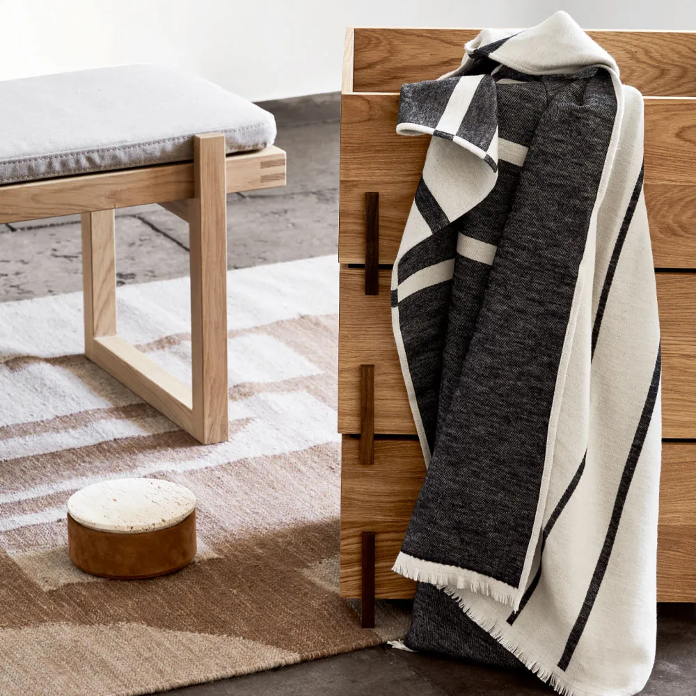 Boîte de rangement Stack, oak, 3 pièces, pieds en noyer sombre huilé Kristina Dam Studio