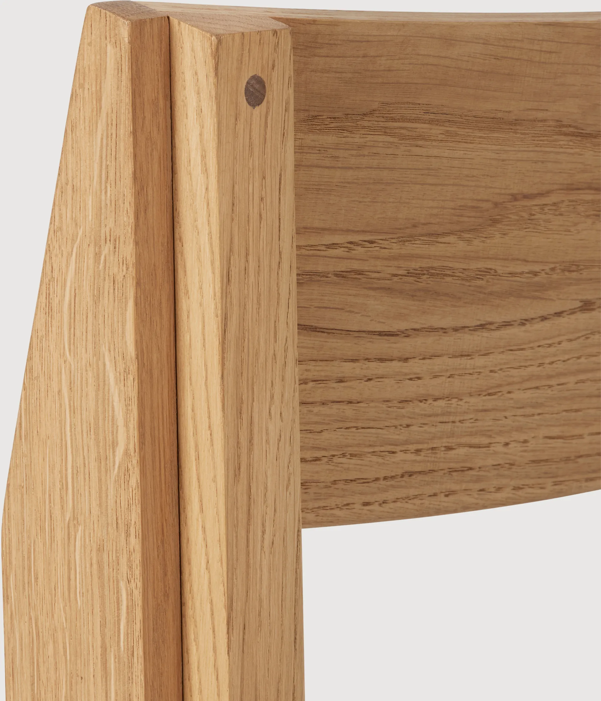 Chaise Outline, Chêne-noyer laqué chaud Kristina Dam Studio