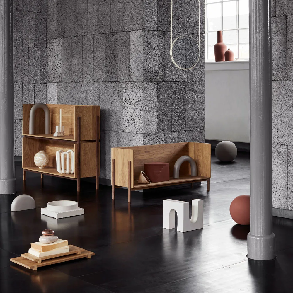 Étagère Stack, support en noyer huilé foncé Kristina Dam Studio