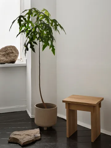 Pouf Artisan 30x40 cm - Chêne laqué chaud - Kristina Dam Studio