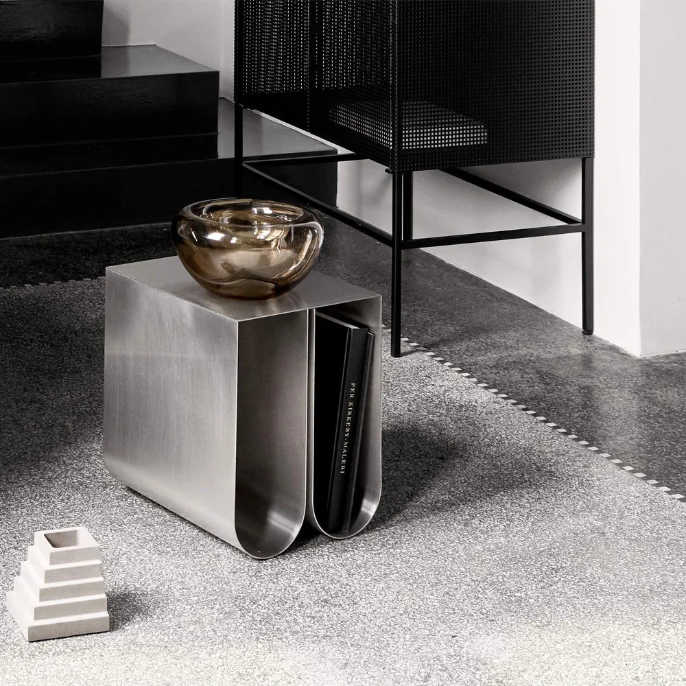 Table d'appoint Curved, black Kristina Dam Studio