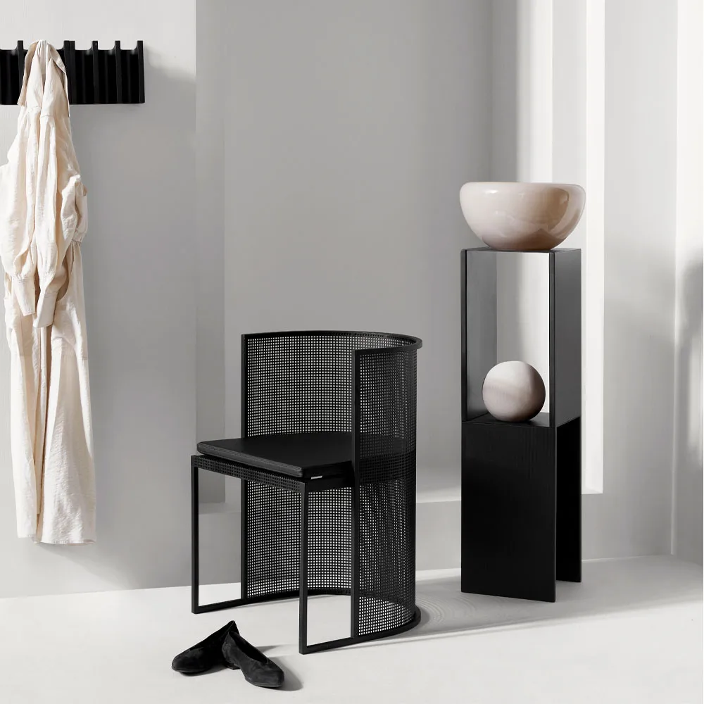 Table d'appoint Pedestal, black Kristina Dam Studio