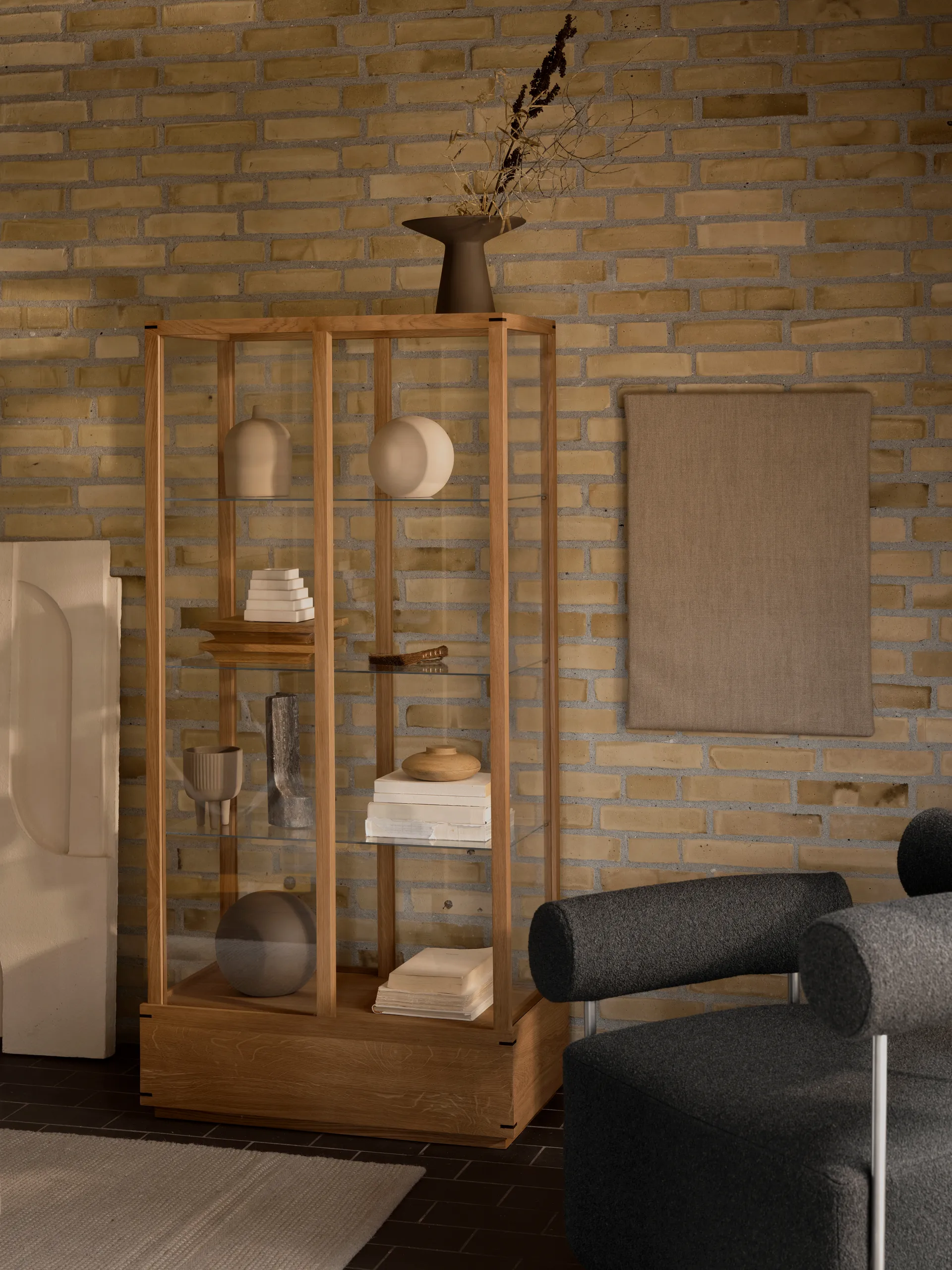 Vitrine japonaise large, Chêne huilé chaud Kristina Dam Studio