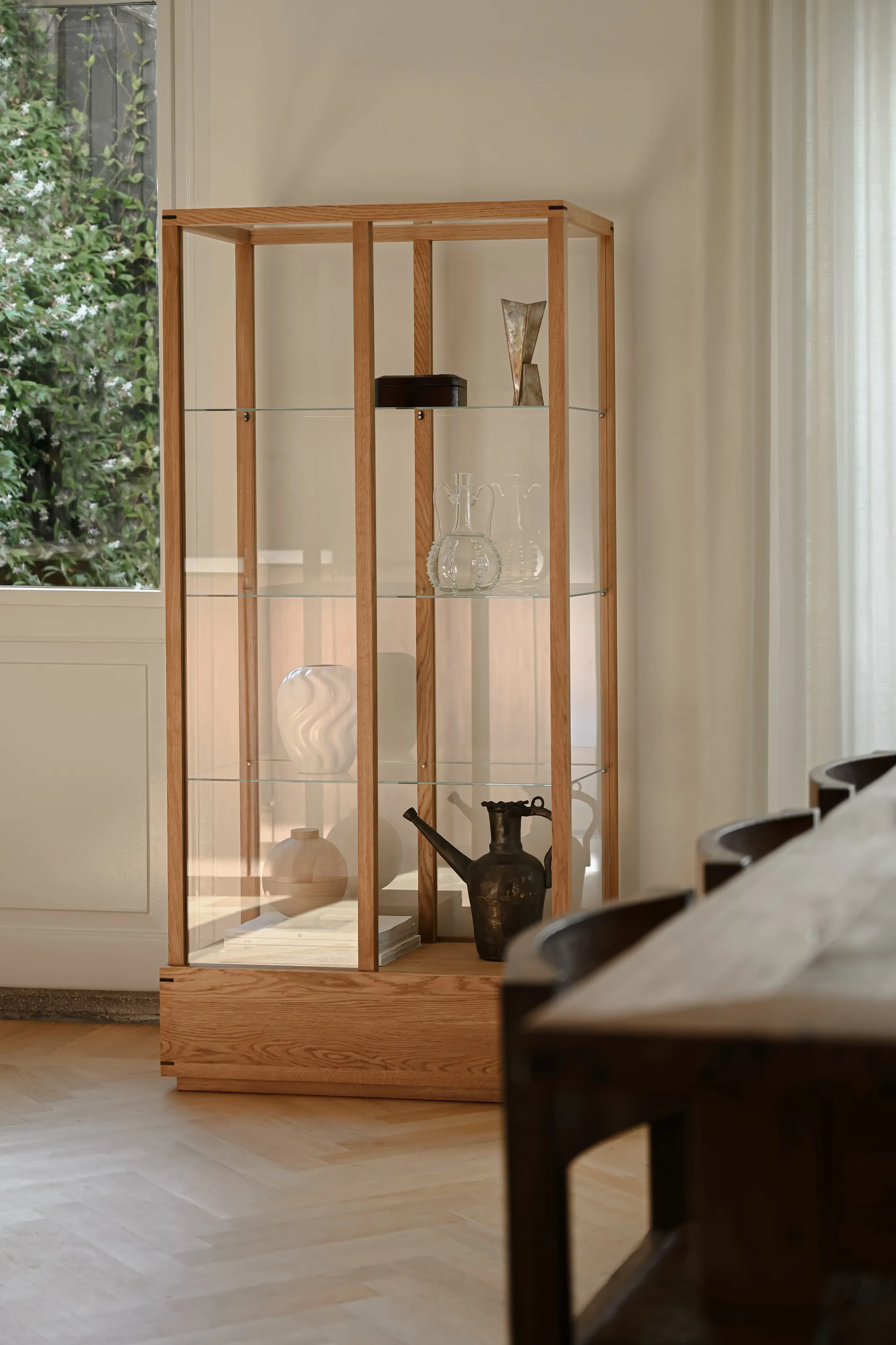 Vitrine japonaise large, Chêne huilé chaud Kristina Dam Studio