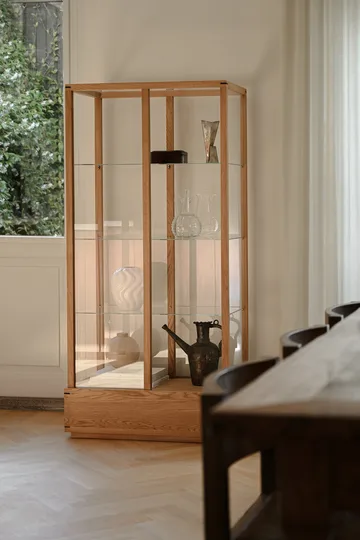 Vitrine japonaise large - Chêne huilé chaud - Kristina Dam Studio