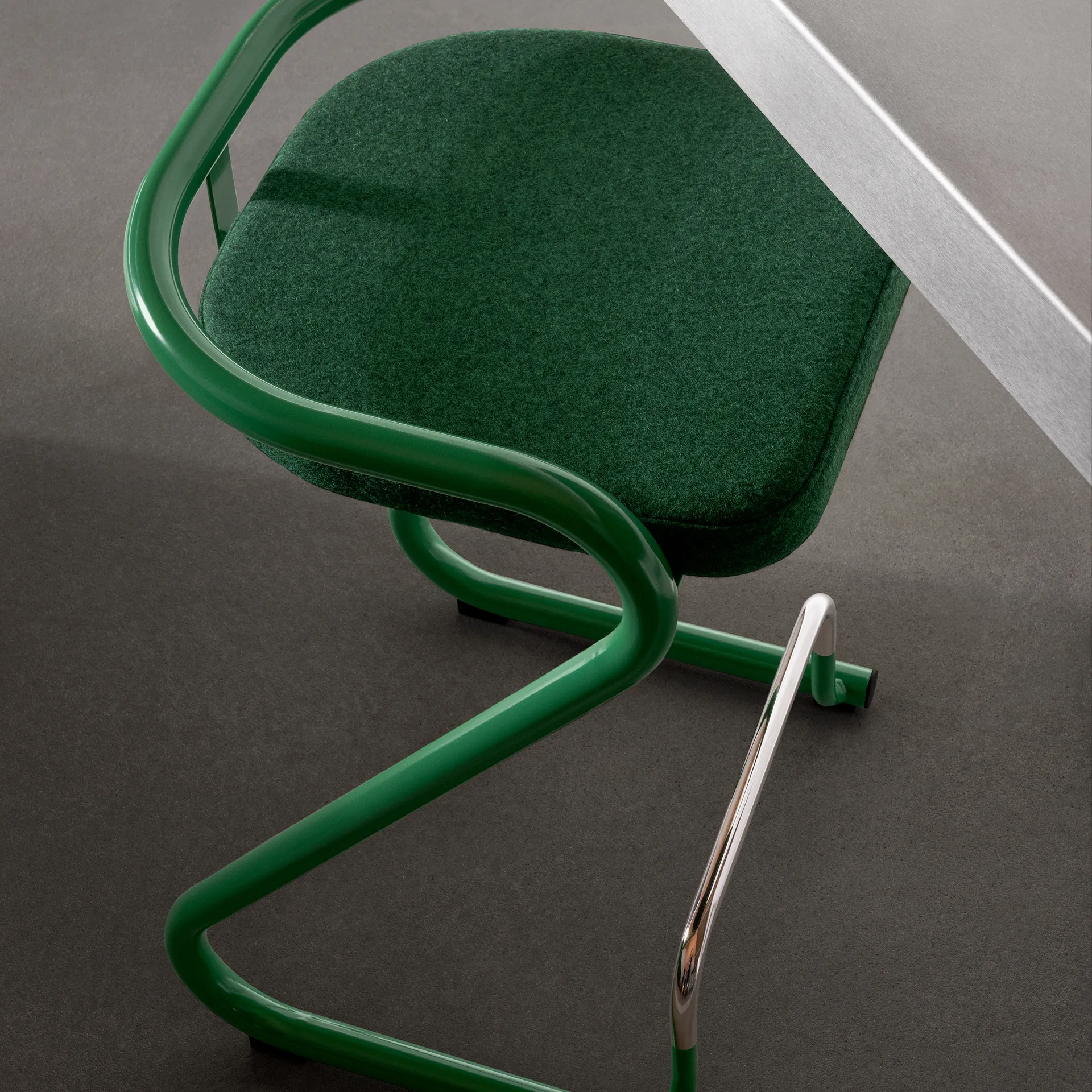 Chaise à accoudoirs X75-2, Noir-chrome Lammhults