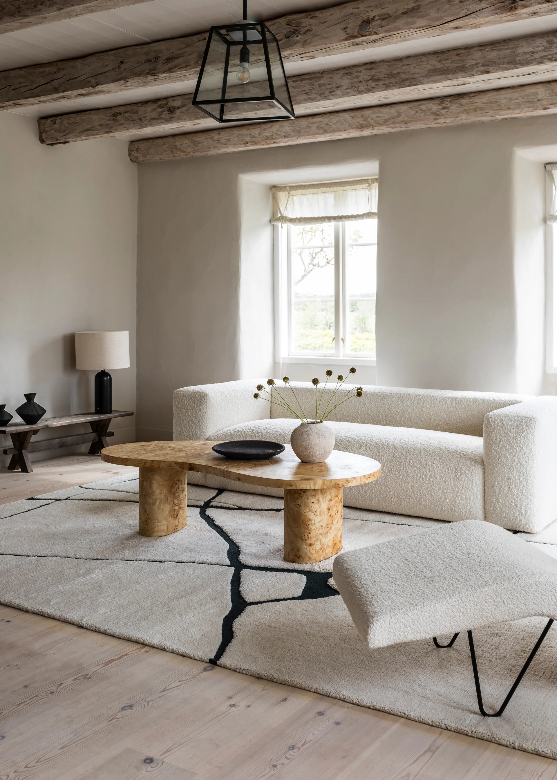 Gute tapis en laine, Black and white 250x350 cm Layered