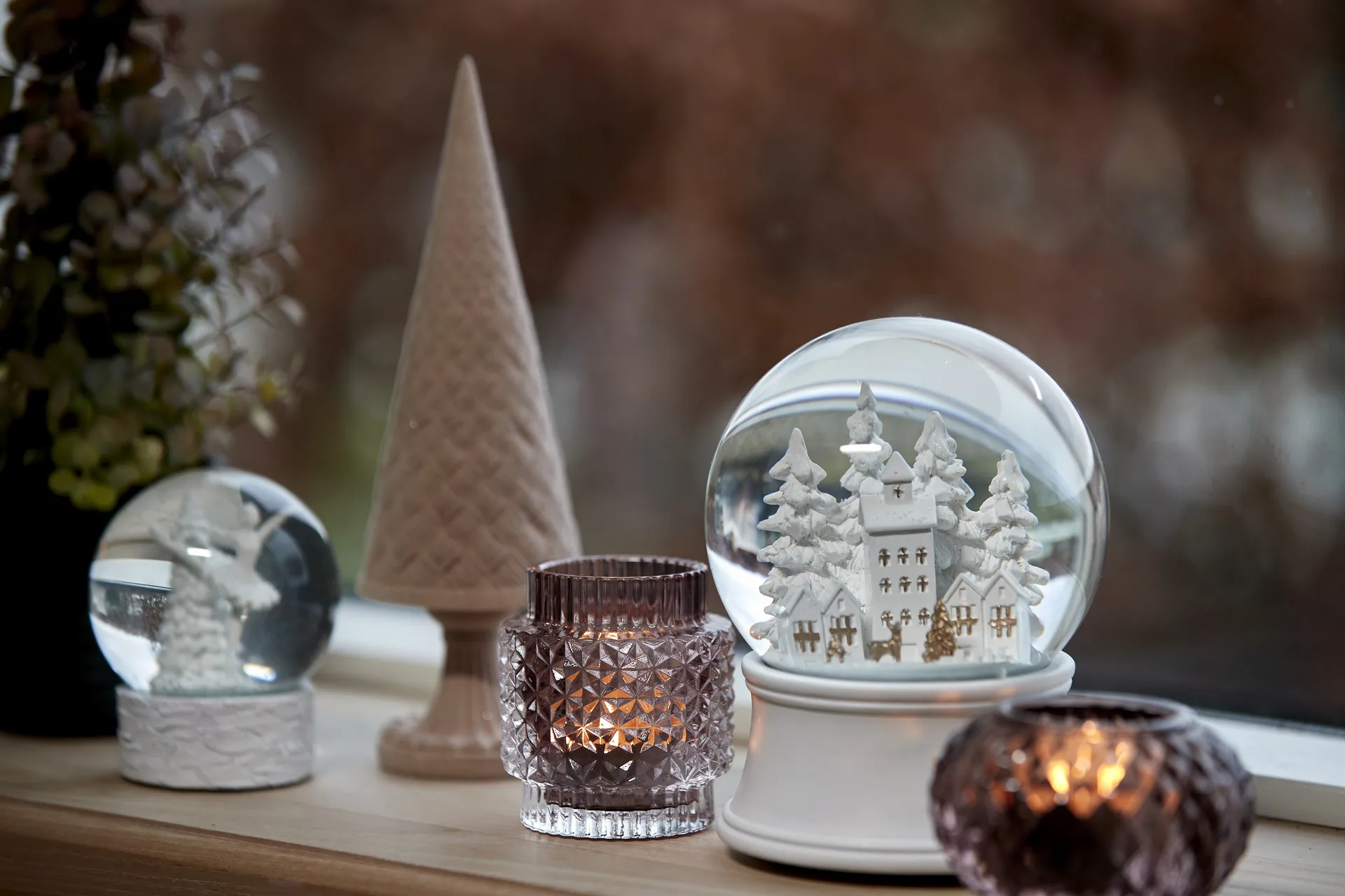 Boule à neige ville enneigée Snovia 15 cm, Blanc-transparent Lene Bjerre