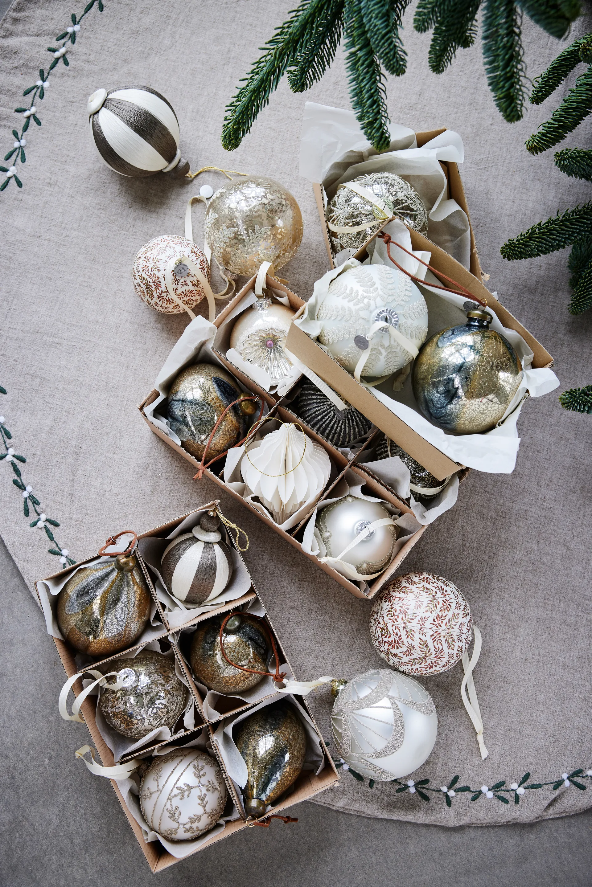 Boule de Noël Agnes Ø8 cm, Off-white-brun Lene Bjerre