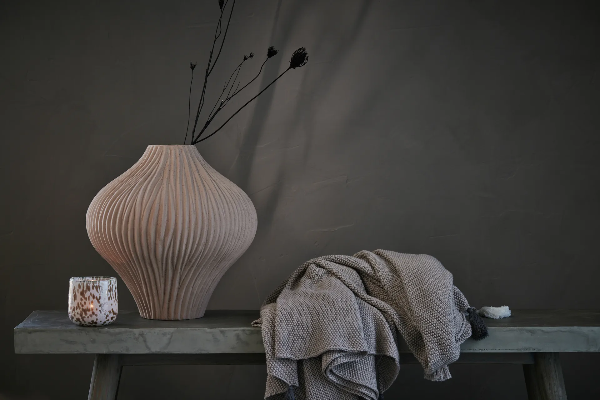 Vase décoratif Esmia 34,5 cm, Poudreux Lene Bjerre