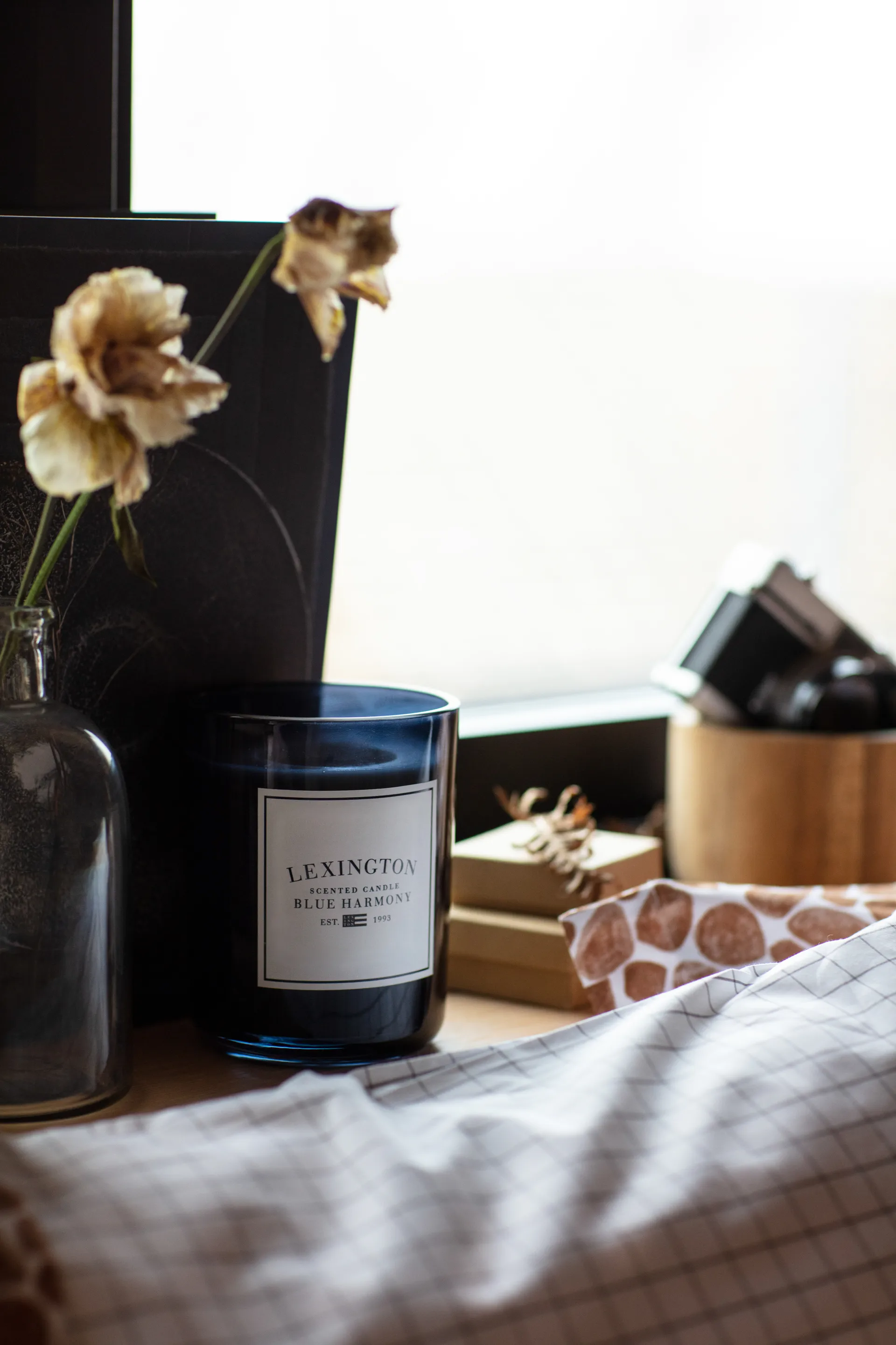Bougie parfumée Blue Harmony 60 heures, Dark blue Lexington
