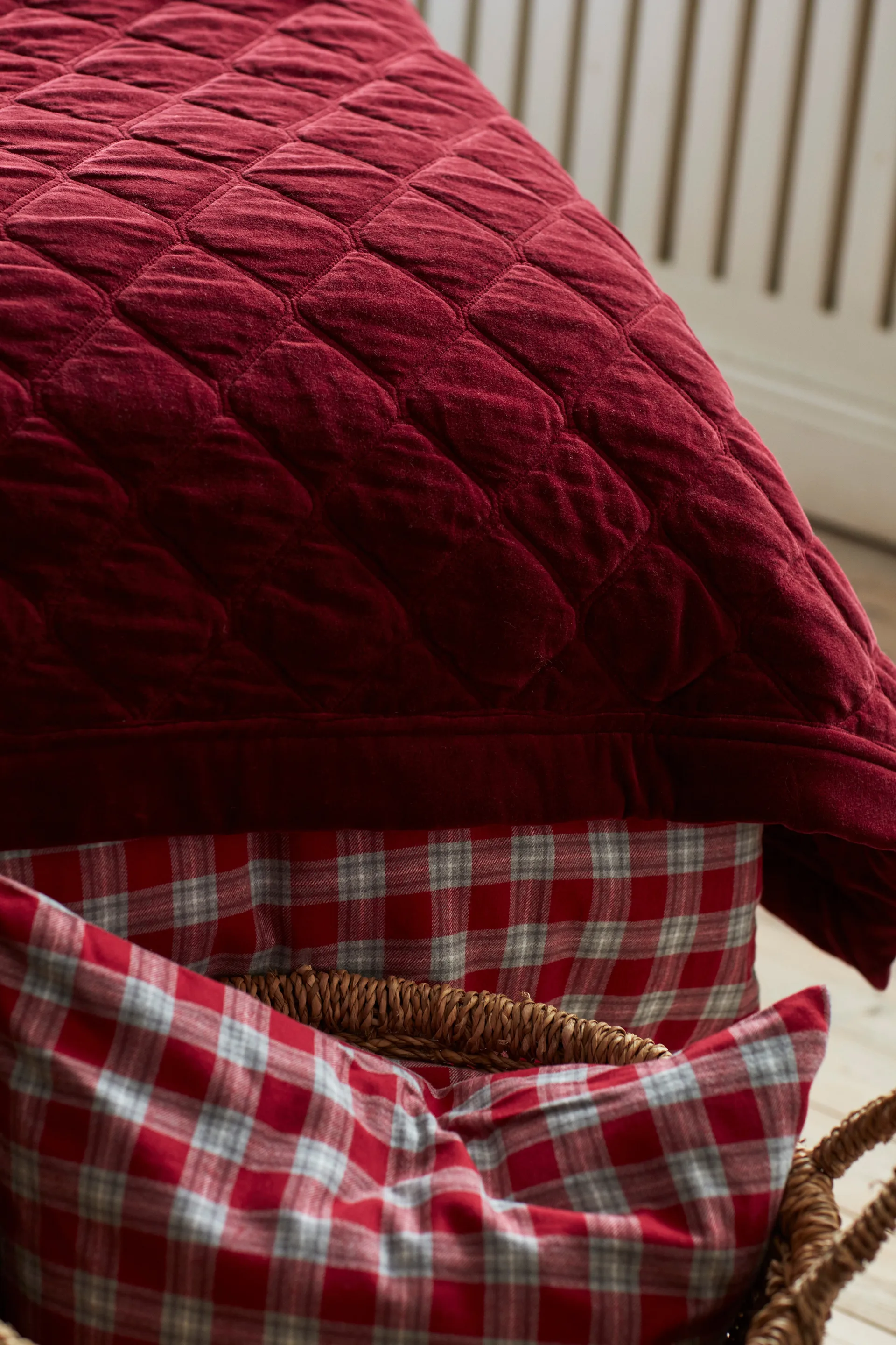 Couvre-lit Quilted Organic Cotton Velvet 160x240 cm, Red Lexington