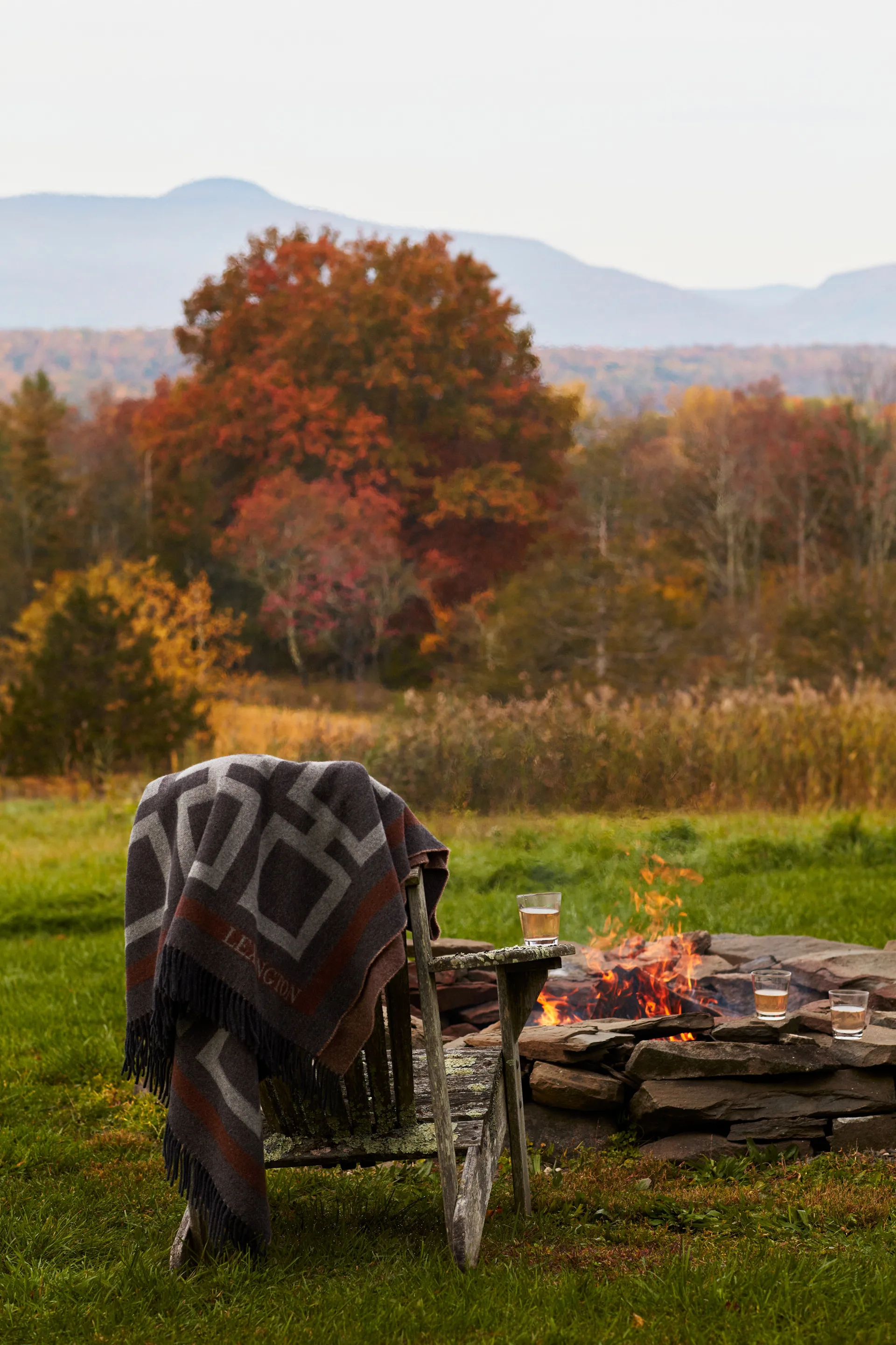 Plaid Graphic Recycled Wool 130x170 cm, Dark gray-white-brown Lexington