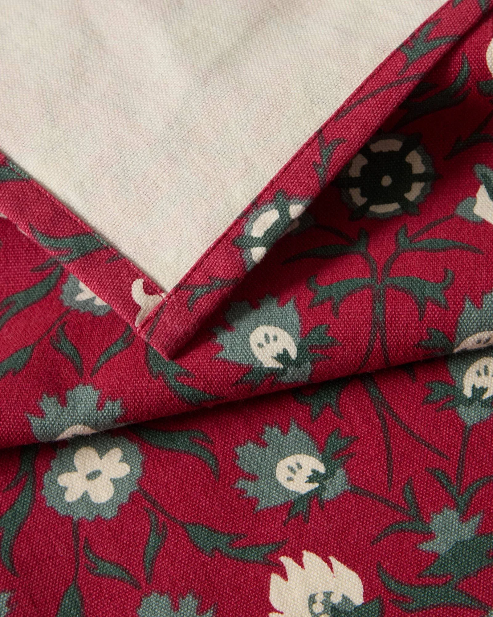 Serviette en coton biologique Flower printed, Red-beige-green Lexington