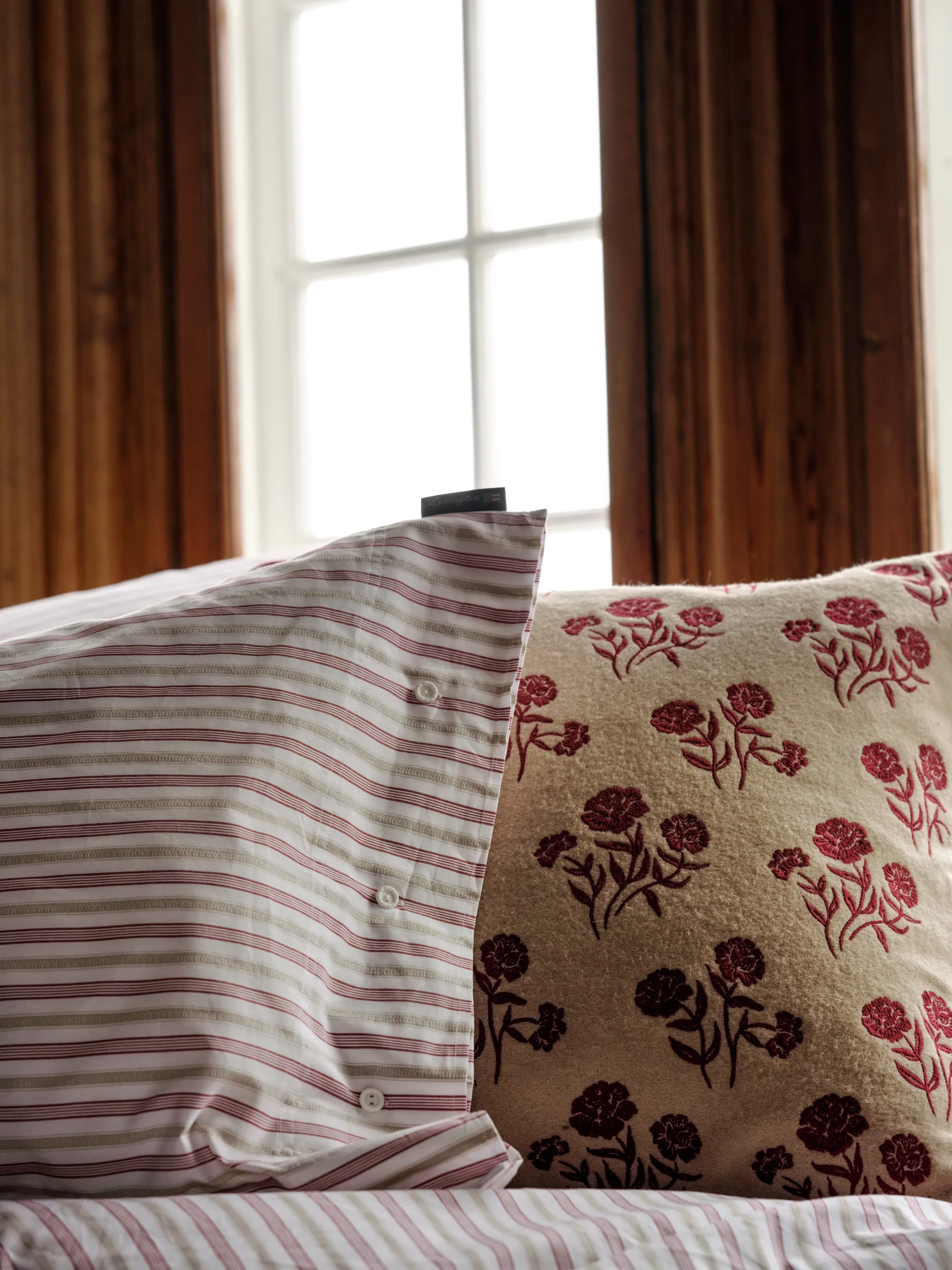 Taie d'oreiller Dobby striped cotton poplin 50x60 cm., Rouge-beige-blanc Lexington