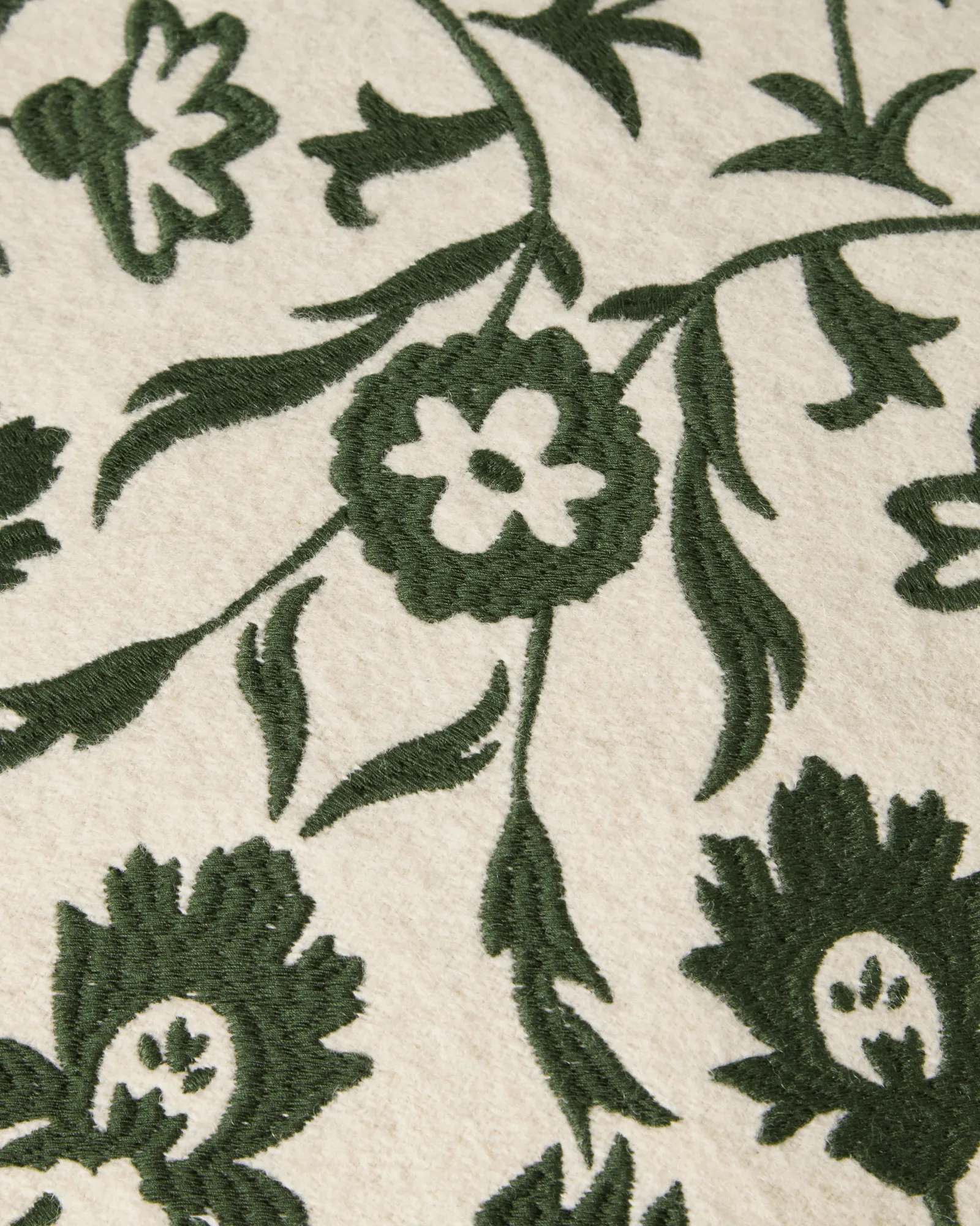 Taie Flower Embroidered Wool Mix 50x50 cm, Light beige-green Lexington