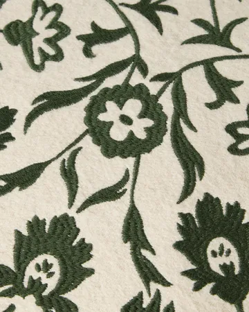 Taie Flower Embroidered Wool Mix 50x50 cm - Light beige-green - Lexington