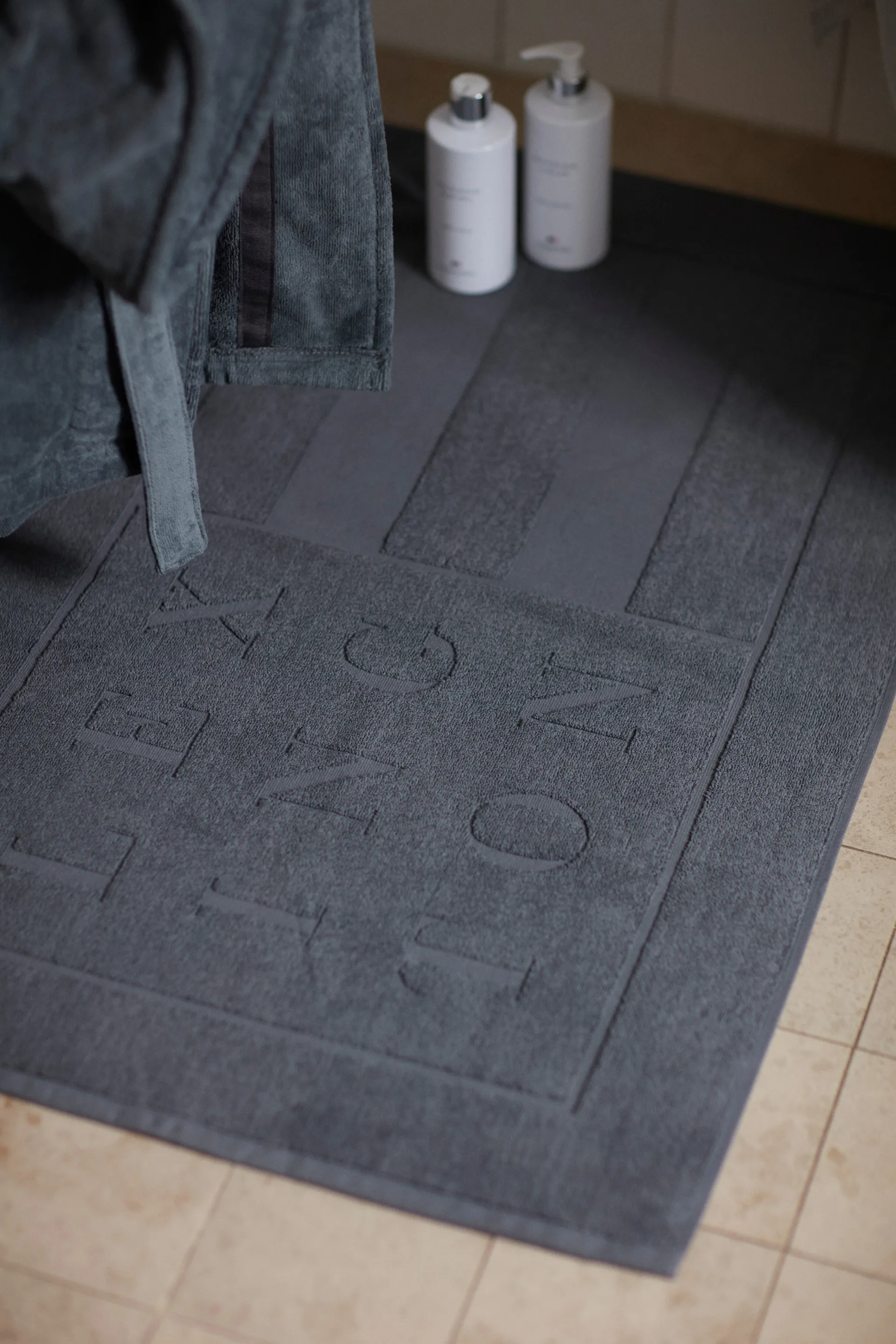 Tapis de salle de bain Lexington Hotel 60x90 cm, Dark gray Lexington