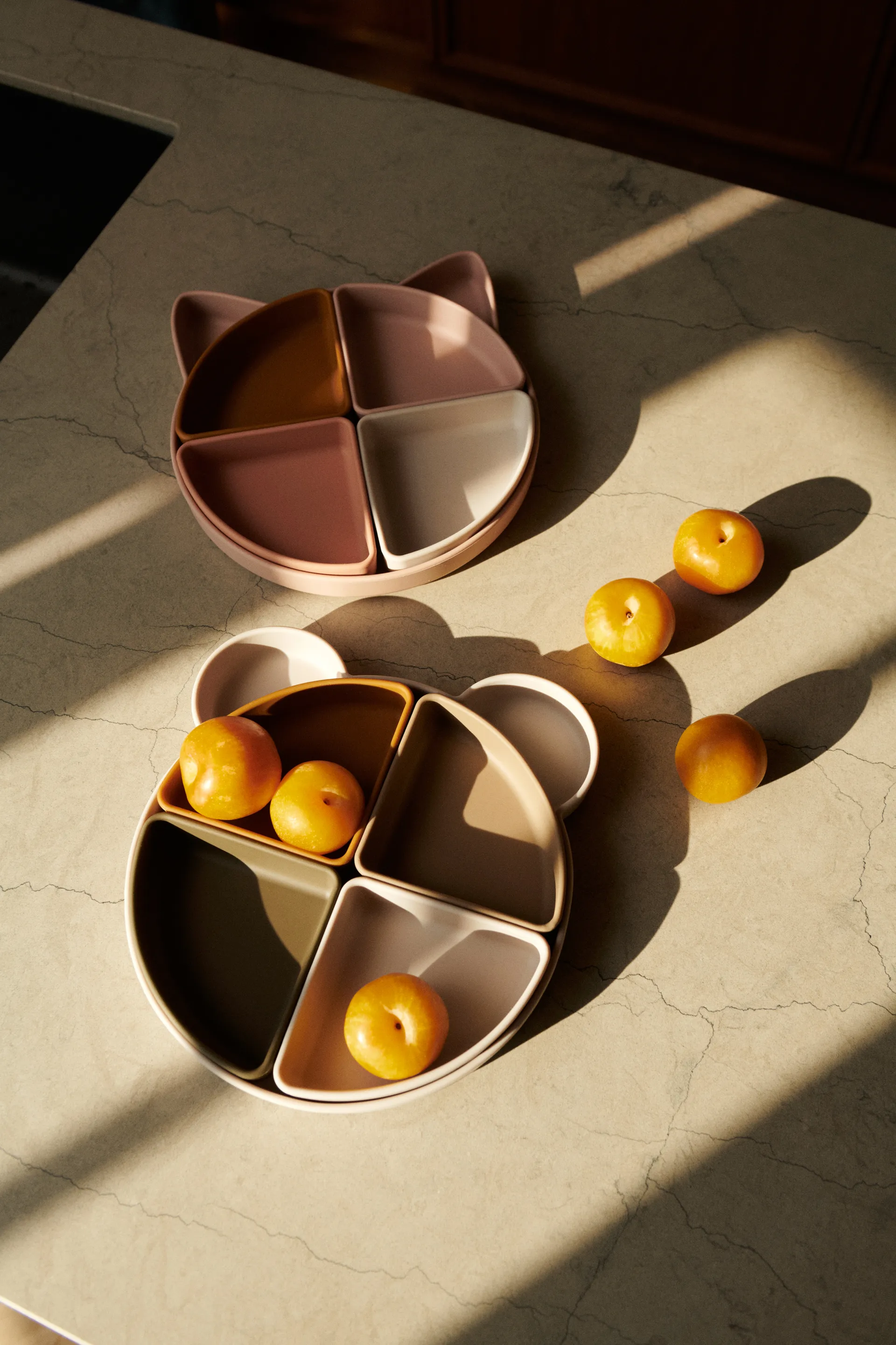 Assiette enfant Arne + 4 bols, Cat rose multi mix Liewood