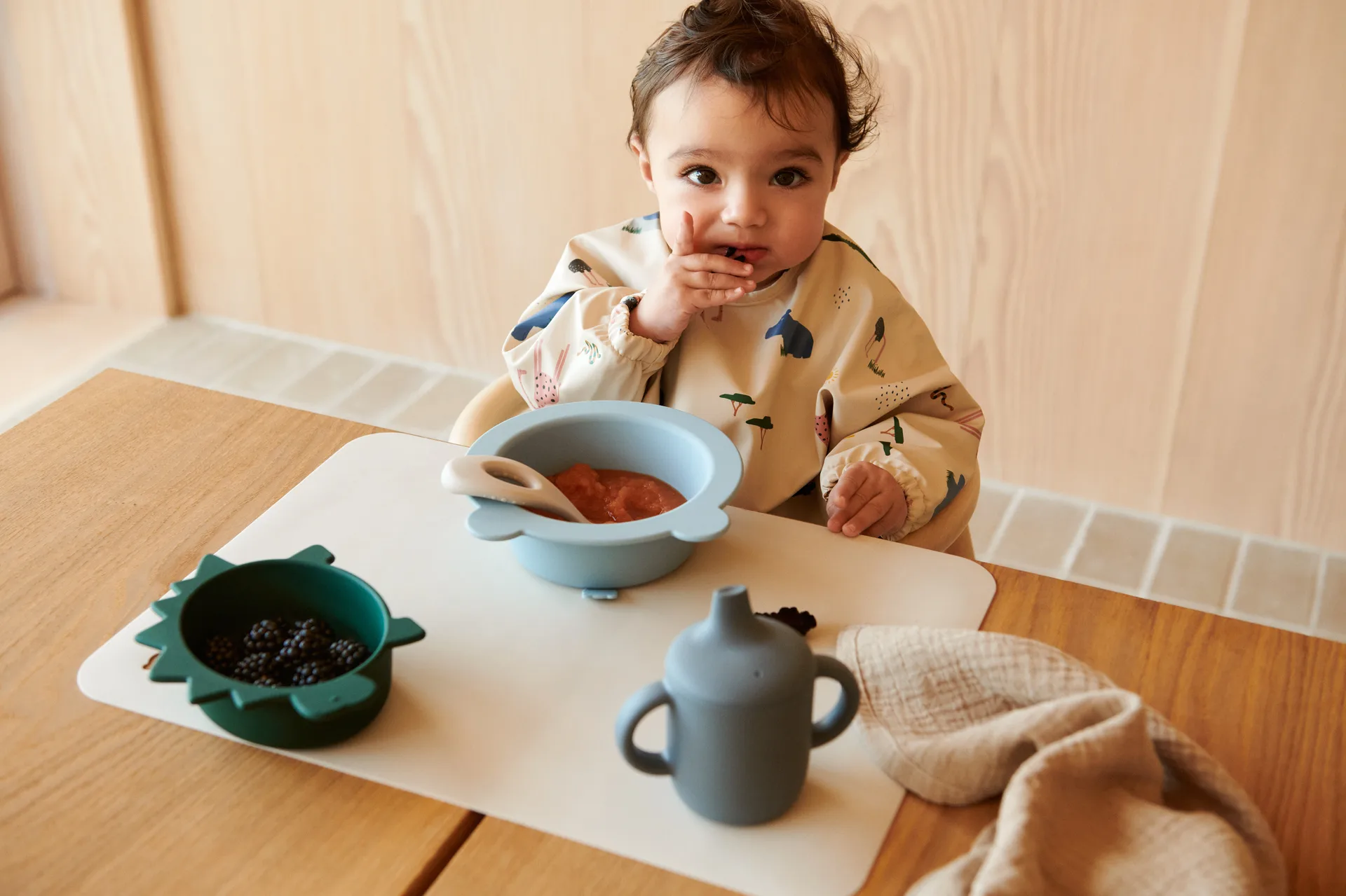 Bol en silicone Iggy 4 pièces, Dino blue multi mix Liewood