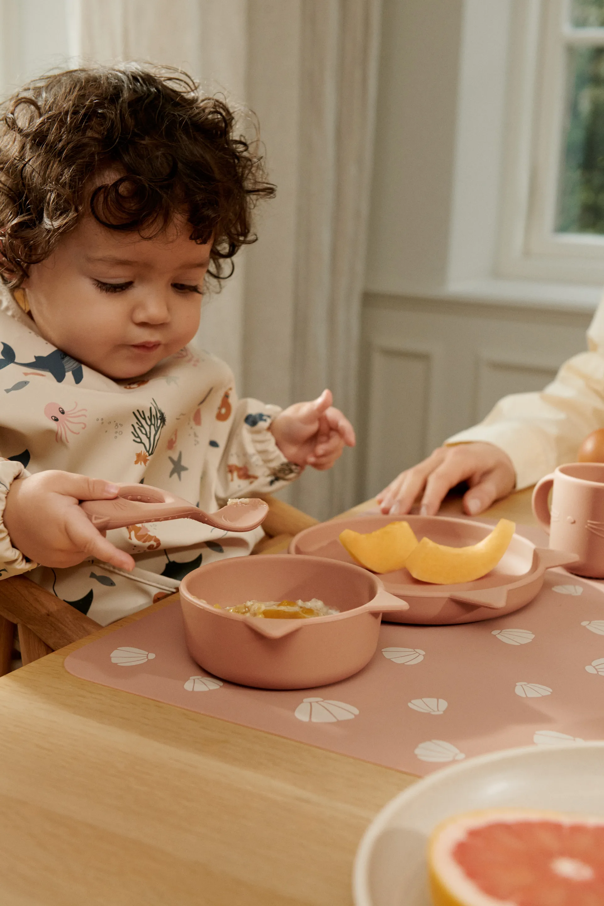 Set de vaisselle en silicone Vivi 4 pièces, Cat dark rose Liewood