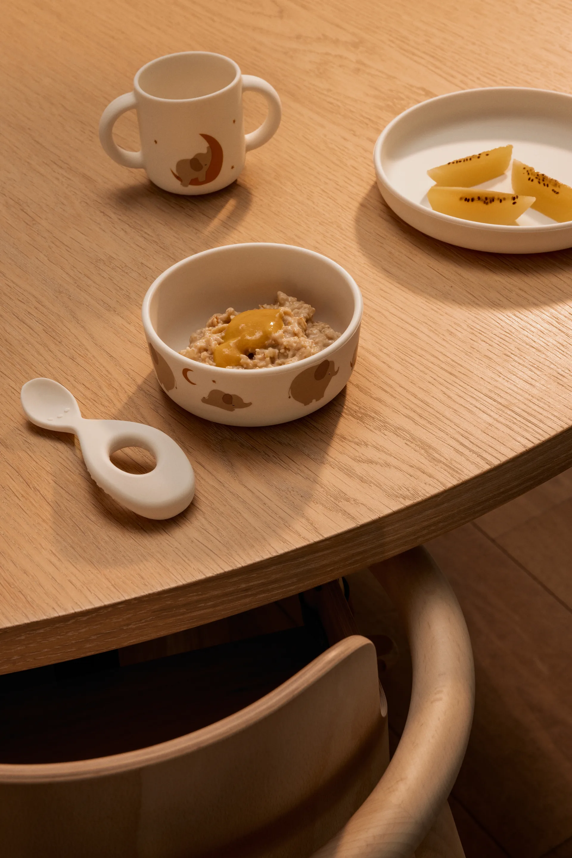 Set de vaisselle imprimé Vivi 4 pièces, Elephant-Creme de la creme Liewood