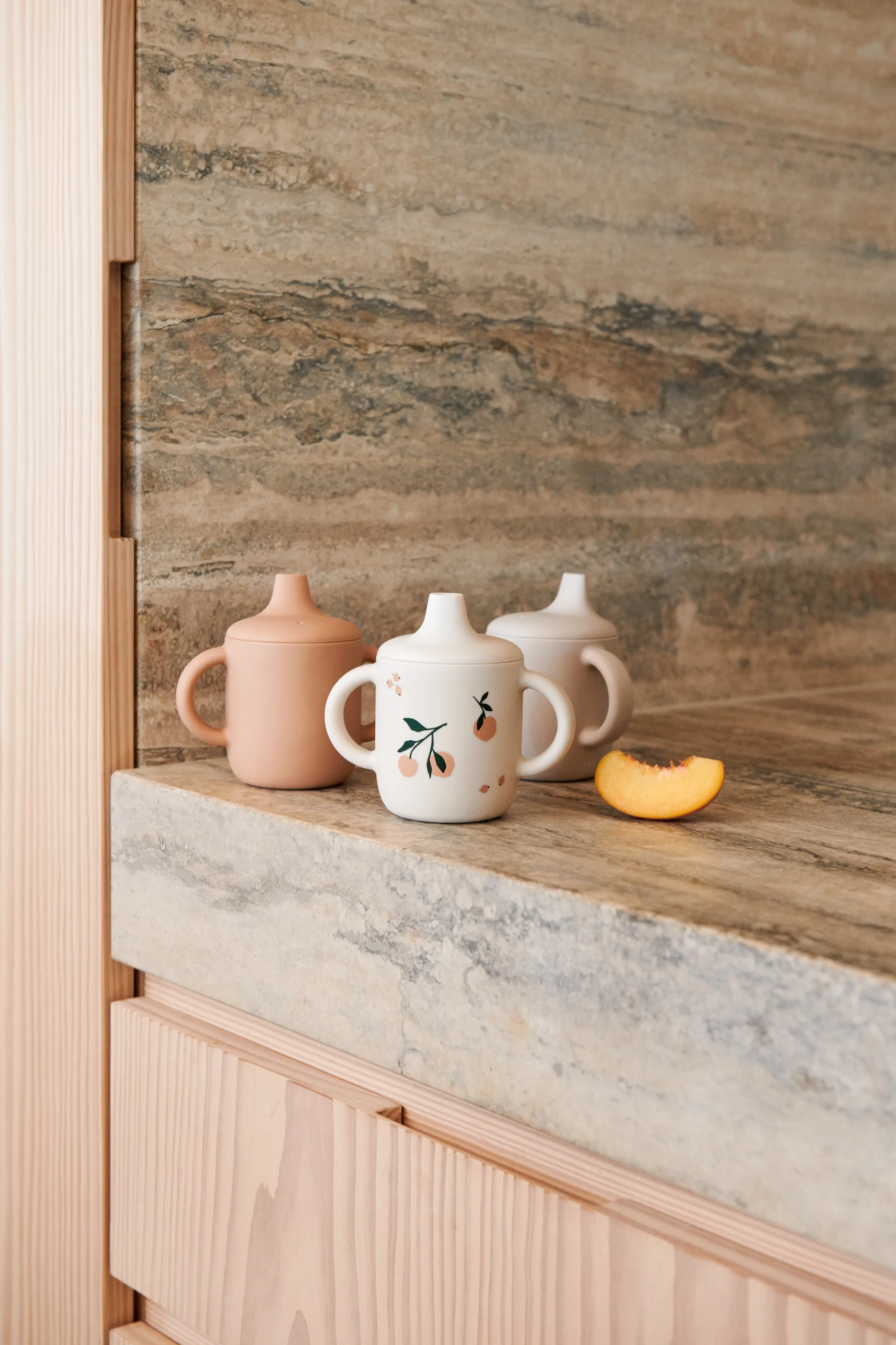 Tasse à bec Neil 15 cl, Peach-Sea shell mix Liewood