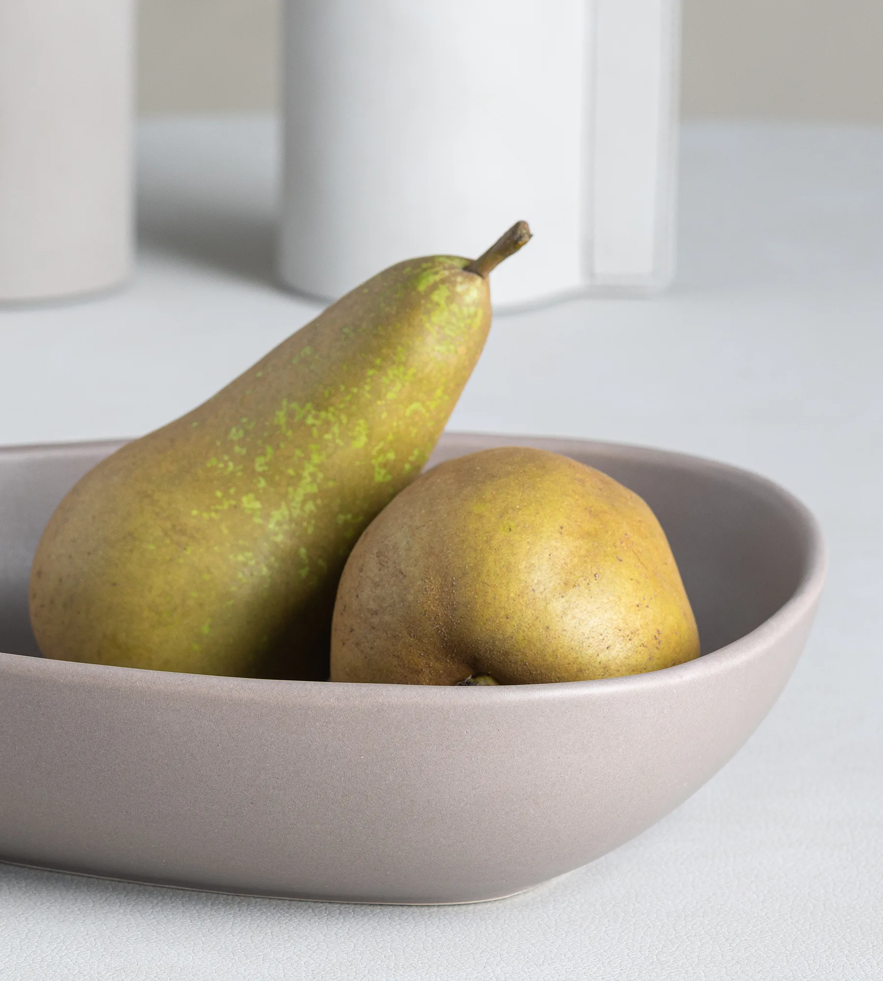 Assiette creuse Curve Stoneware 19x22 cm, Warm Grey LIND DNA