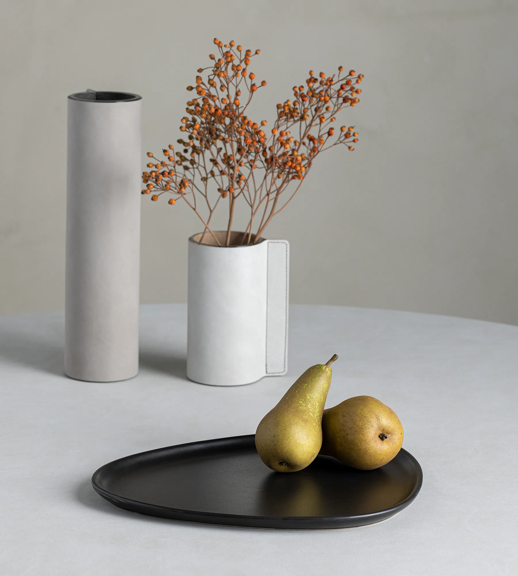 Assiette Curve Stoneware 26x30 cm, Black LIND DNA
