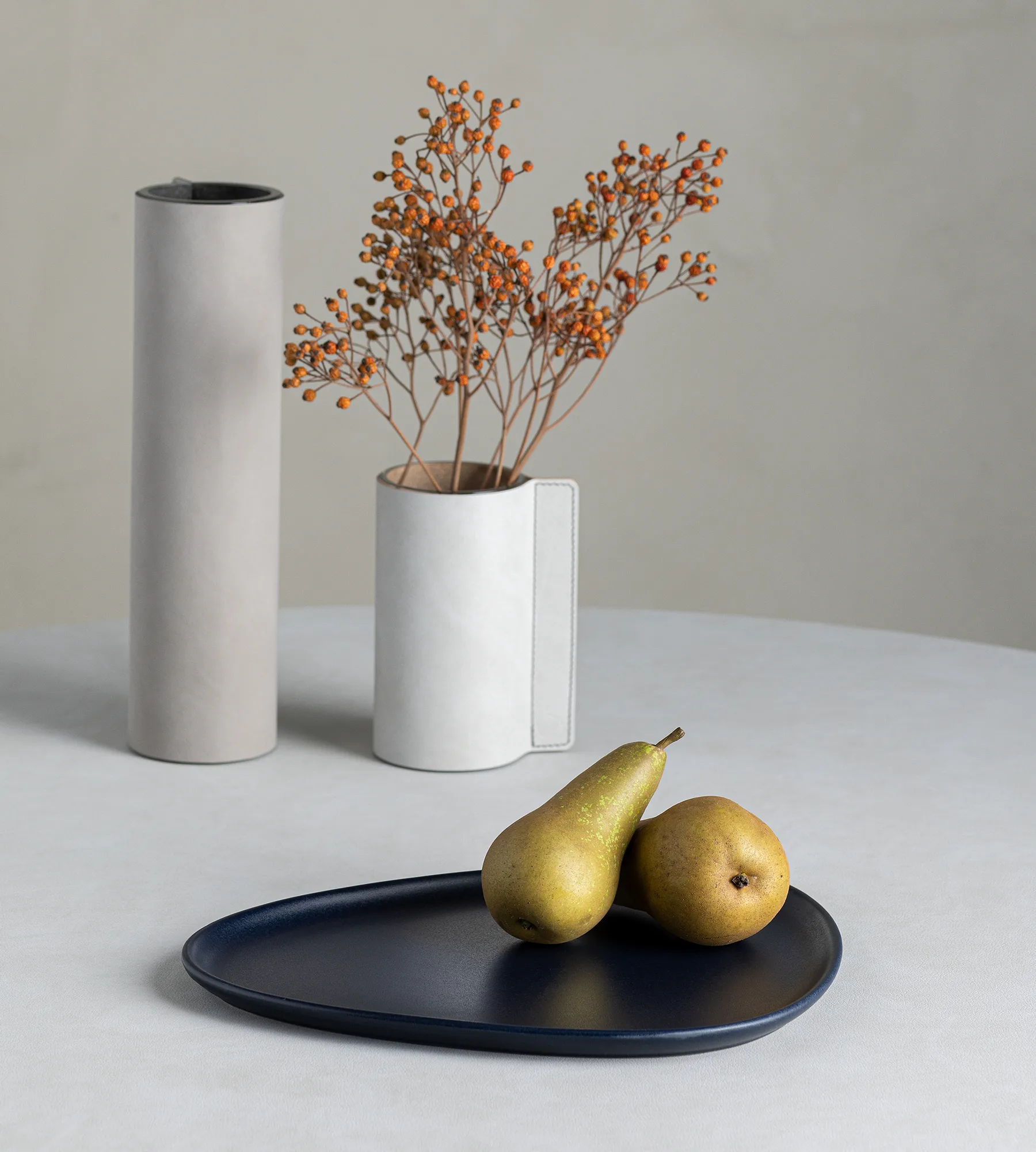 Assiette Curve Stoneware 26x30 cm, Navy blue LIND DNA