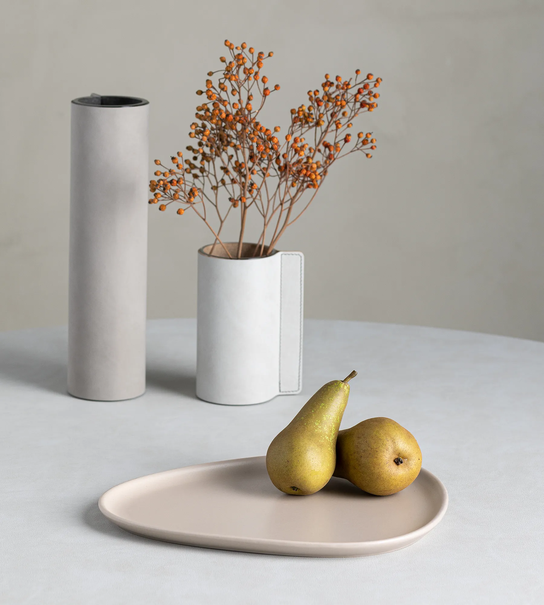 Assiette Curve Stoneware 26x30 cm, Sand LIND DNA